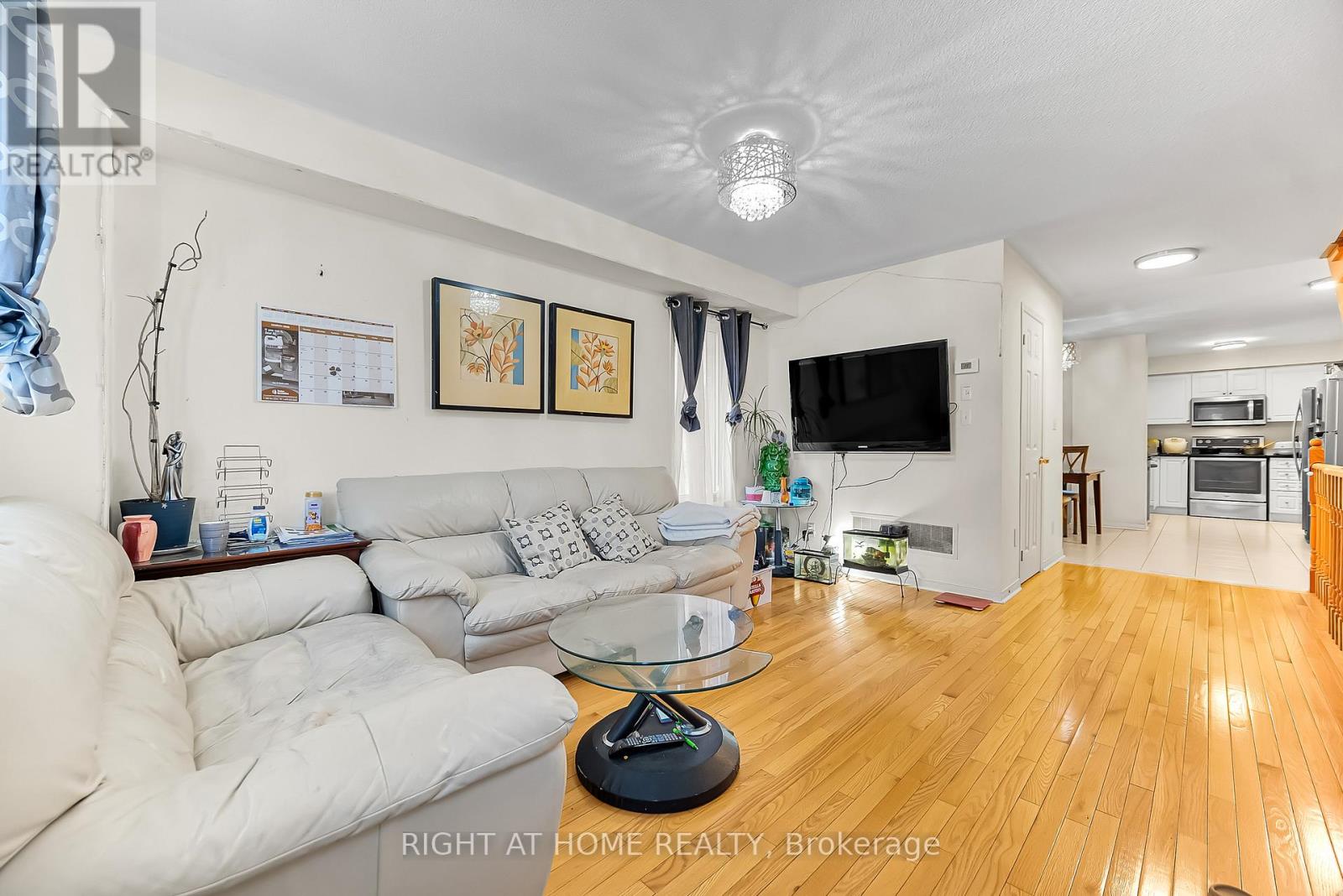 46 Odoardo Di Santo Circle, Toronto, Ontario  M3L 0E7 - Photo 6 - W12934560