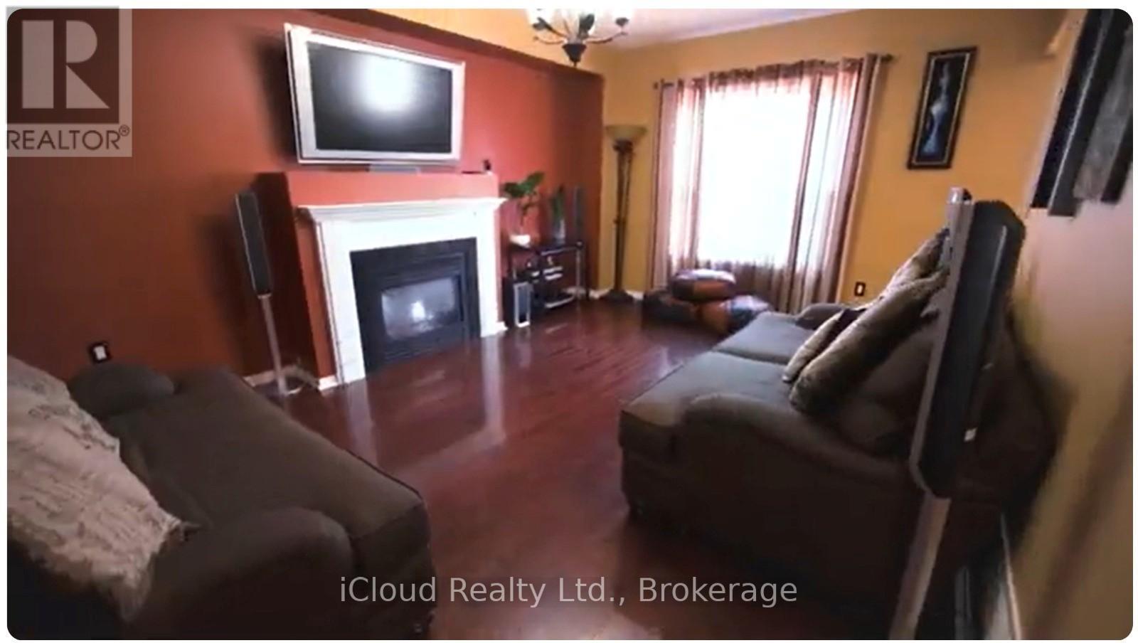 15 Nina Place, Brampton, Ontario  L7A 2E4 - Photo 3 - W12934566