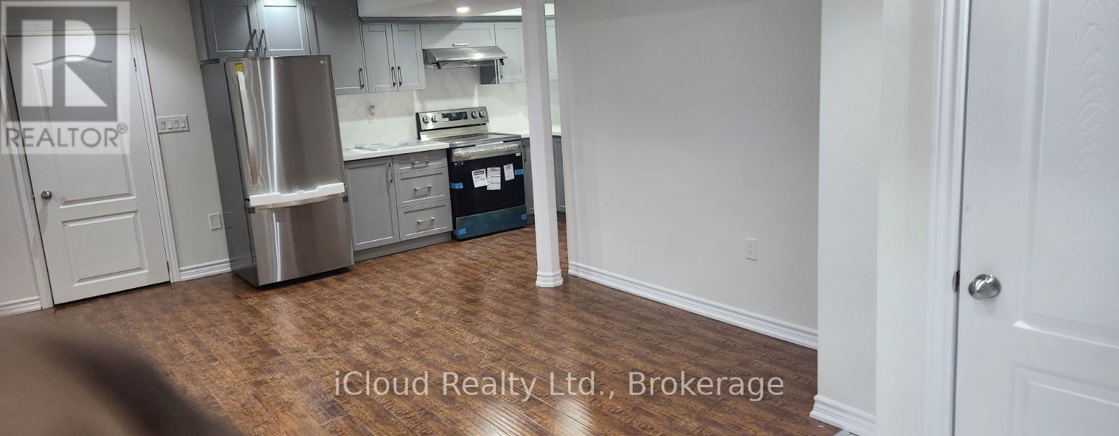 15 Nina Place, Brampton, Ontario  L7A 2E4 - Photo 5 - W12934566