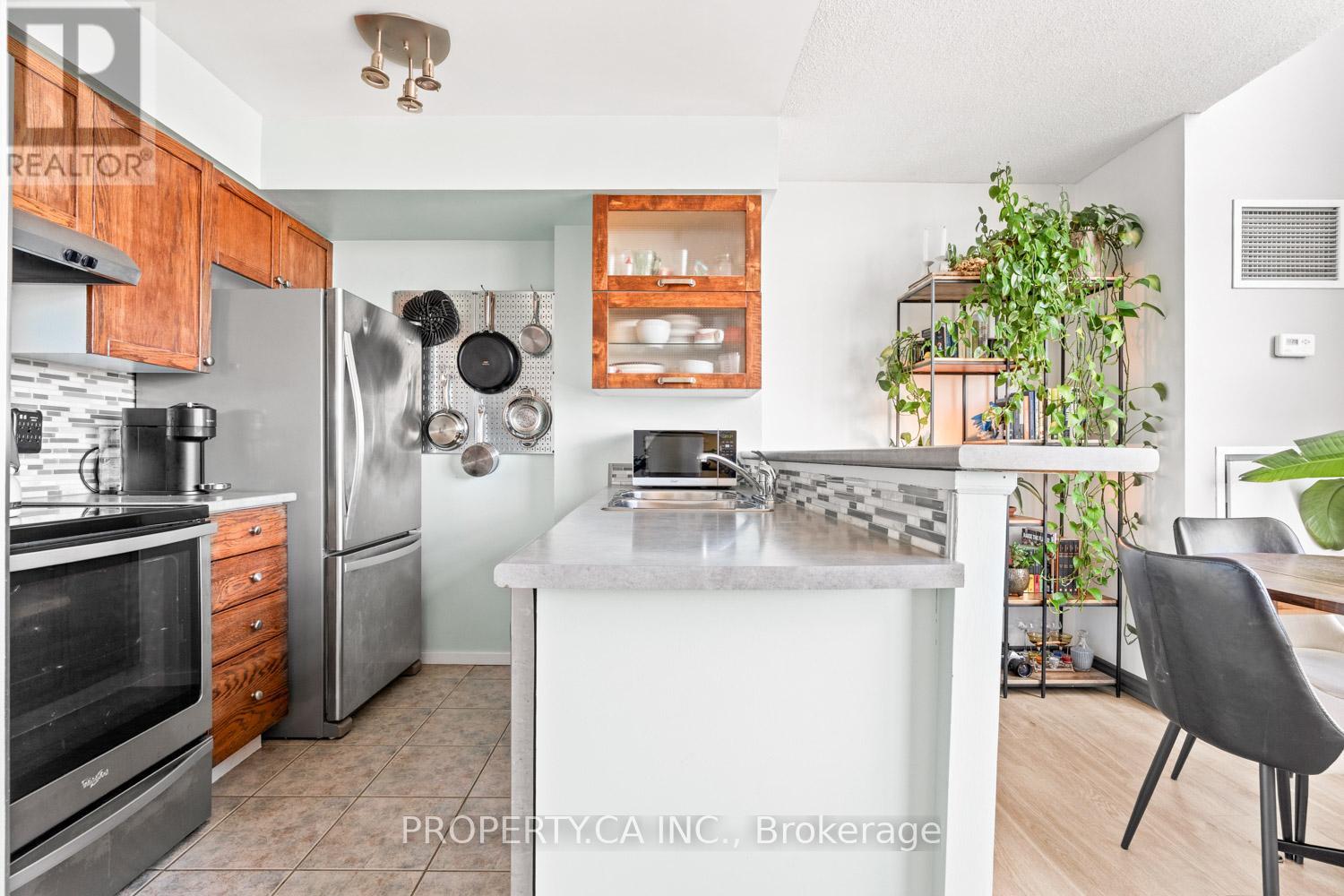 421 - 200 Manitoba Street, Toronto (Mimico), Ontario  M8Y 3Y9 - Photo 12 - W12934580