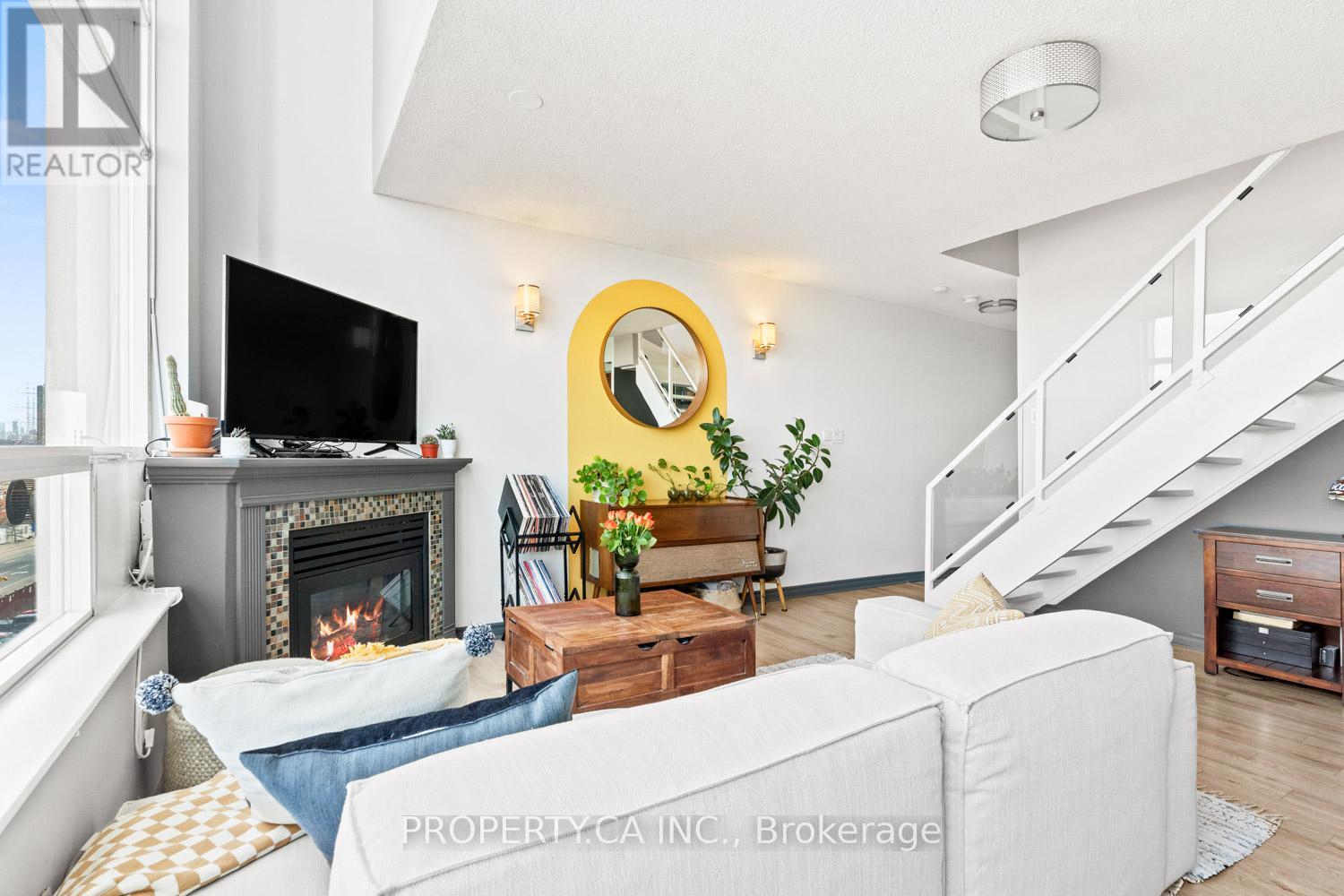 421 - 200 Manitoba Street, Toronto (Mimico), Ontario  M8Y 3Y9 - Photo 5 - W12934580