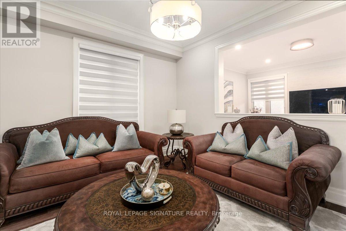 1268 Kestell Boulevard, Oakville, Ontario  L6H 0B3 - Photo 4 - W12934592