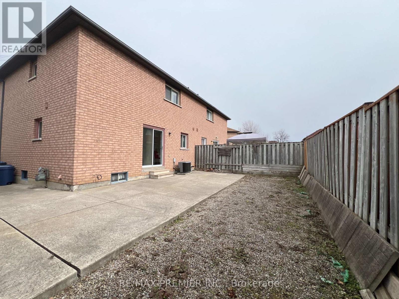 20 Manitoba Place, Brampton, Ontario  L6R 2H9 - Photo 12 - W12934652