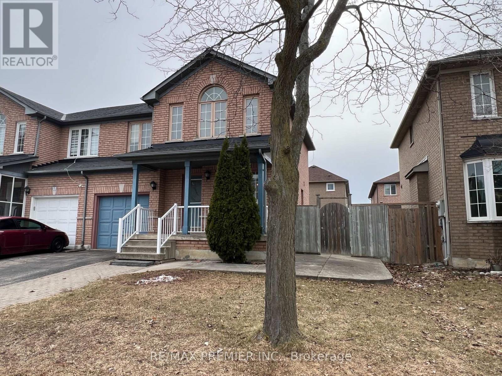 20 Manitoba Place, Brampton, Ontario  L6R 2H9 - Photo 3 - W12934652