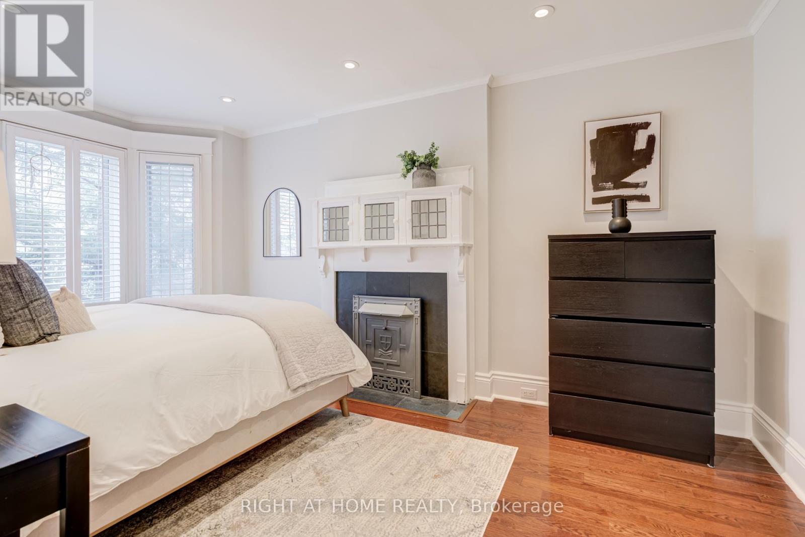 19 Rowland Street, Toronto, Ontario  M6P 1M2 - Photo 19 - W12934654