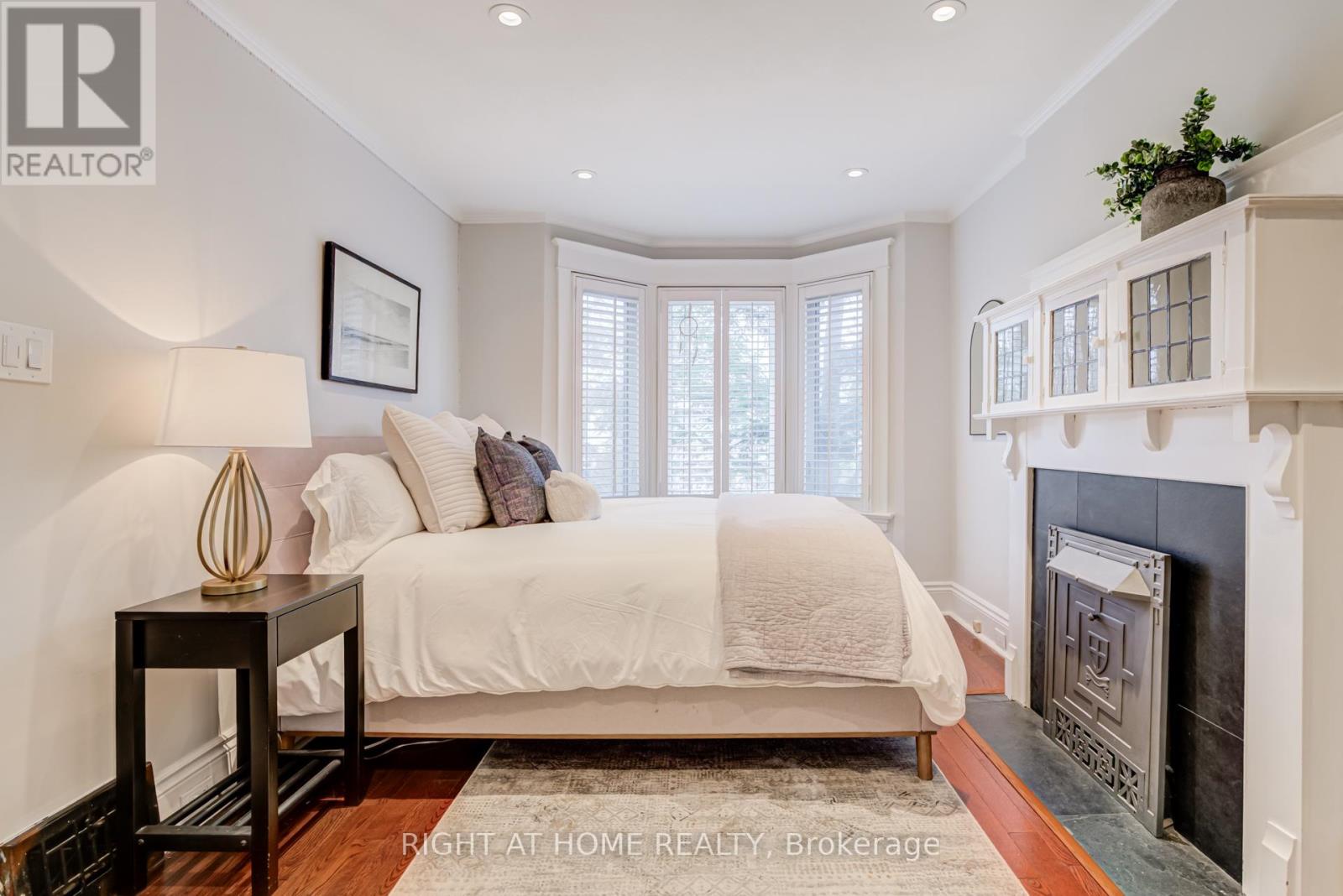 19 Rowland Street, Toronto, Ontario  M6P 1M2 - Photo 20 - W12934654