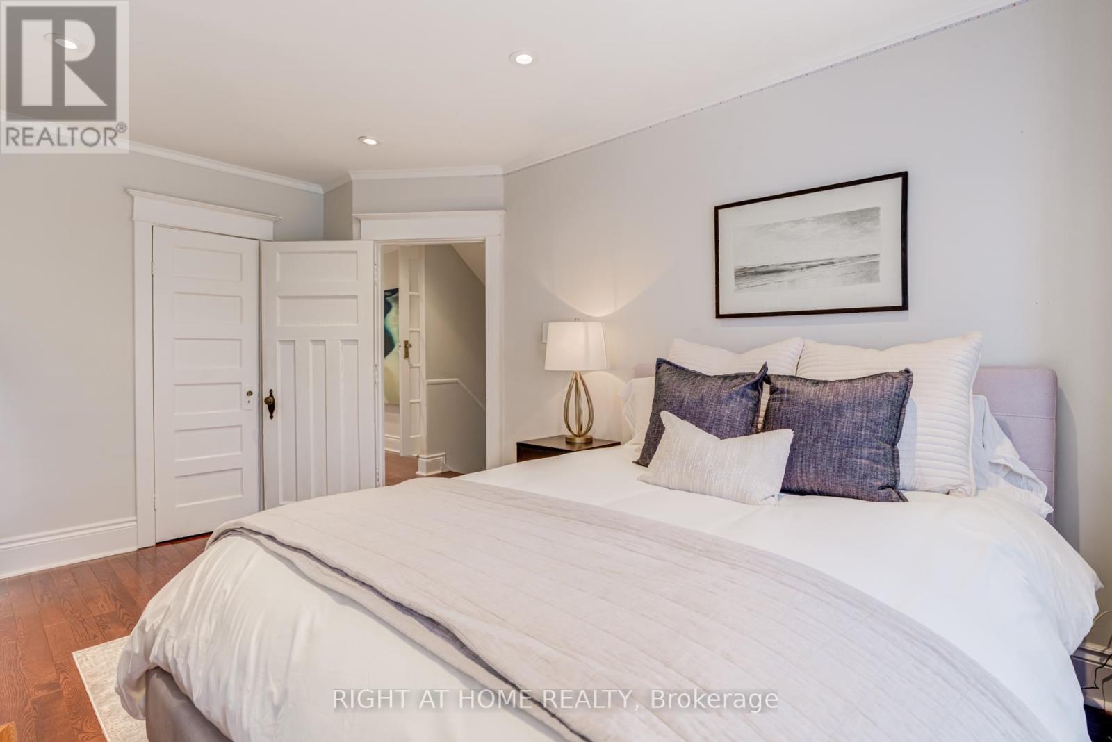 19 Rowland Street, Toronto, Ontario  M6P 1M2 - Photo 21 - W12934654