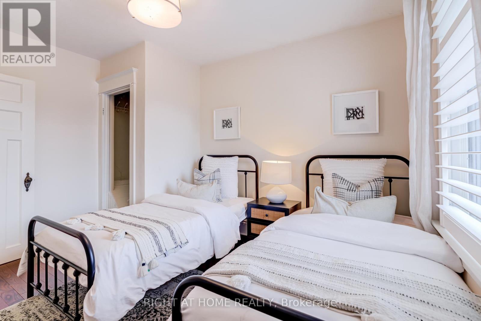 19 Rowland Street, Toronto, Ontario  M6P 1M2 - Photo 24 - W12934654