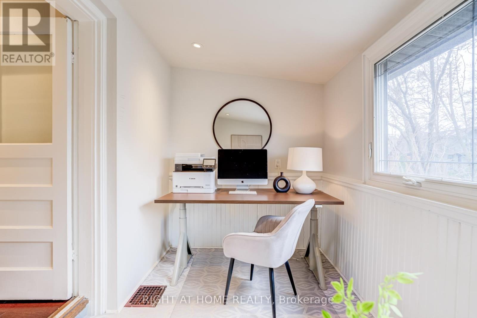 19 Rowland Street, Toronto, Ontario  M6P 1M2 - Photo 27 - W12934654