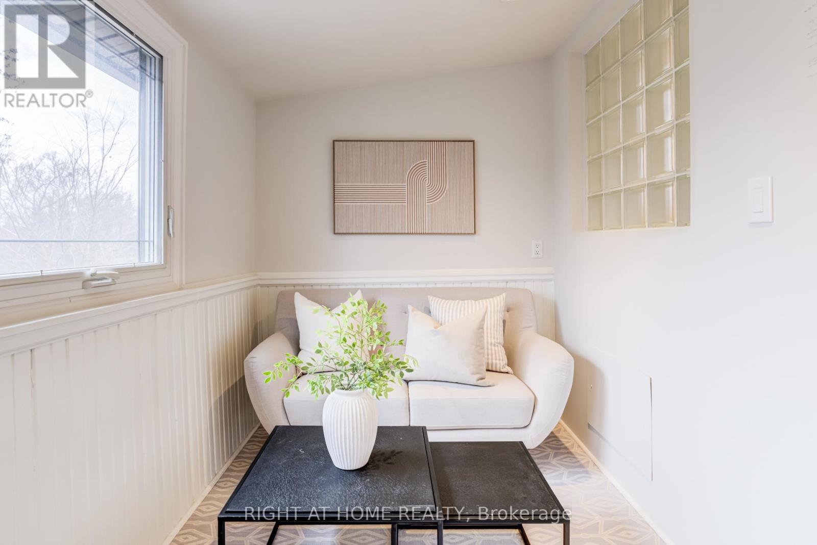 19 Rowland Street, Toronto, Ontario  M6P 1M2 - Photo 28 - W12934654