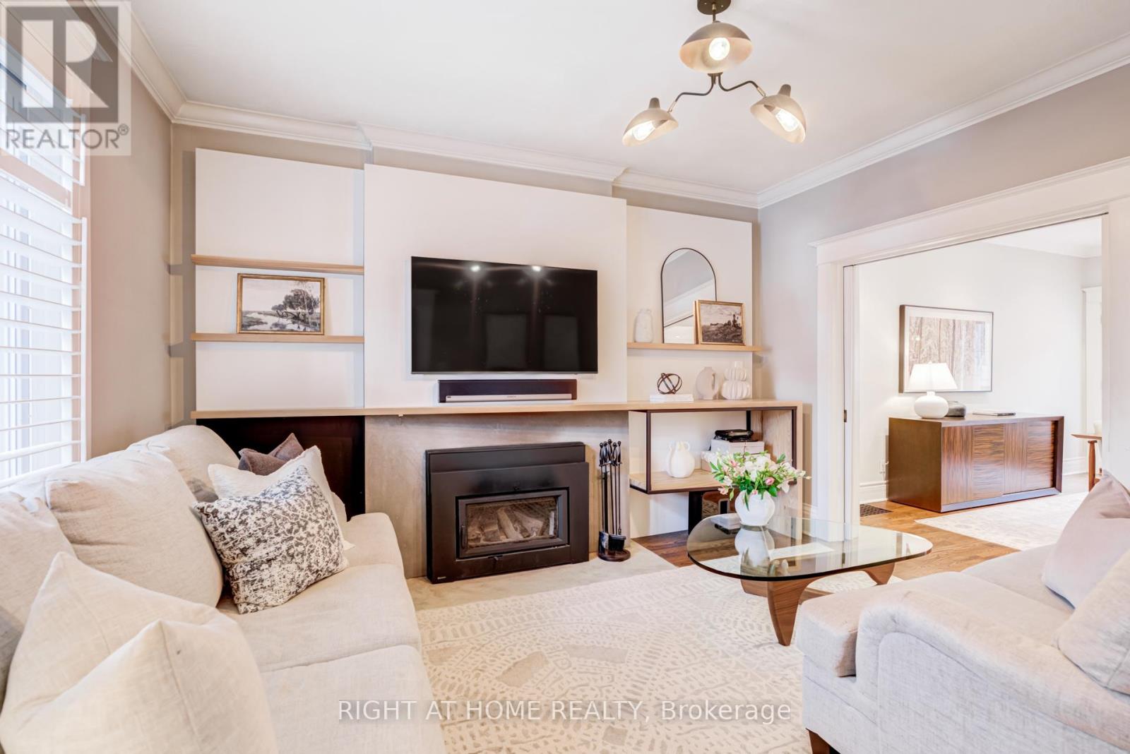 19 Rowland Street, Toronto, Ontario  M6P 1M2 - Photo 3 - W12934654