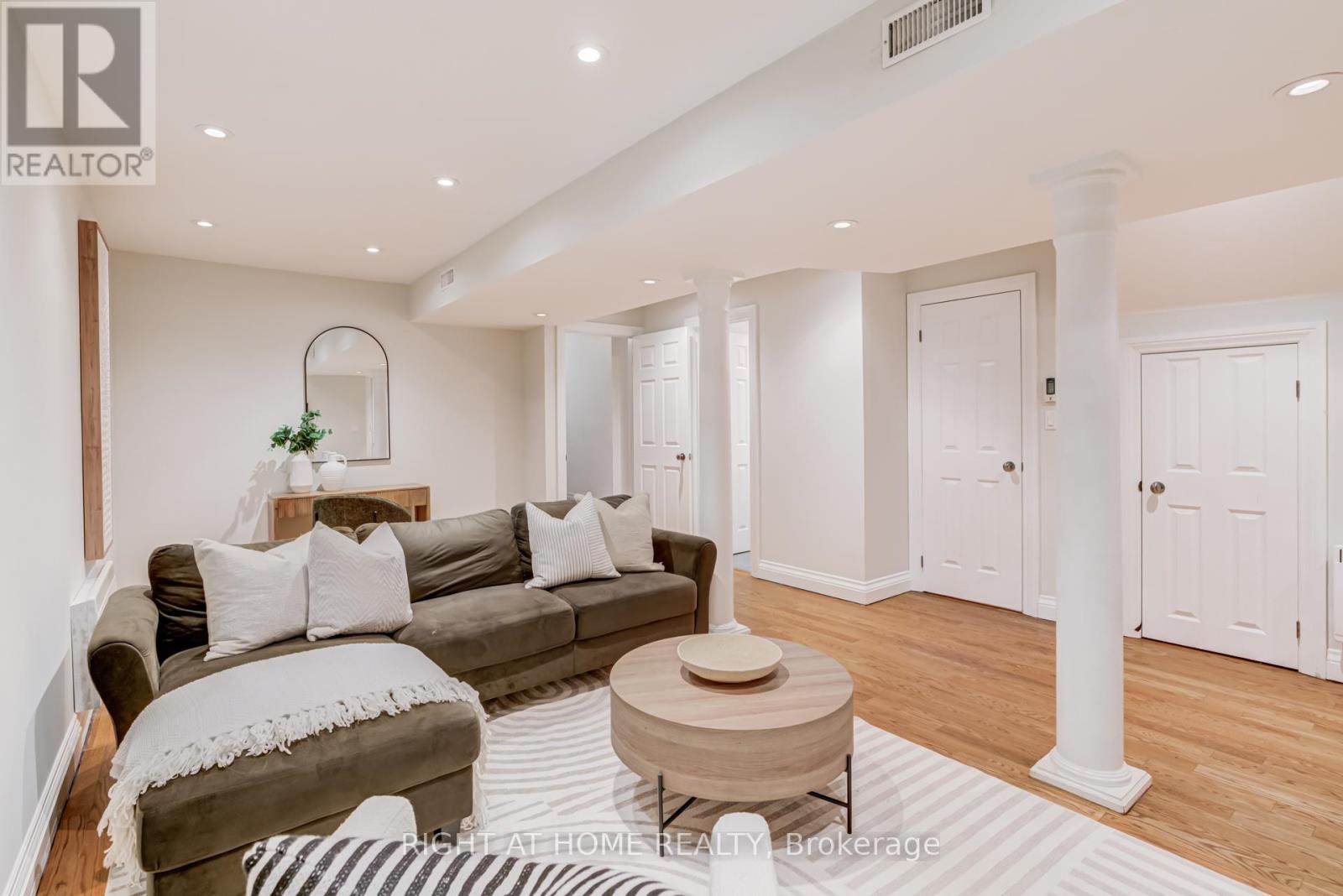 19 Rowland Street, Toronto, Ontario  M6P 1M2 - Photo 40 - W12934654