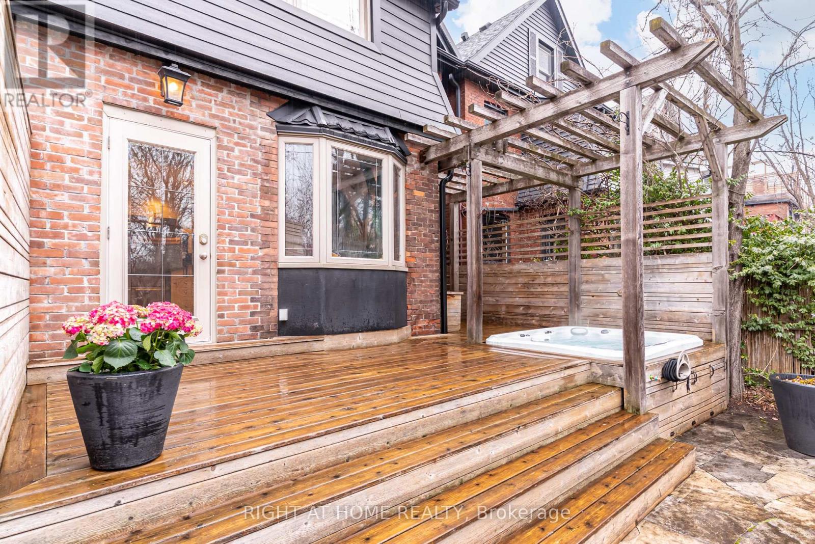 19 Rowland Street, Toronto, Ontario  M6P 1M2 - Photo 43 - W12934654