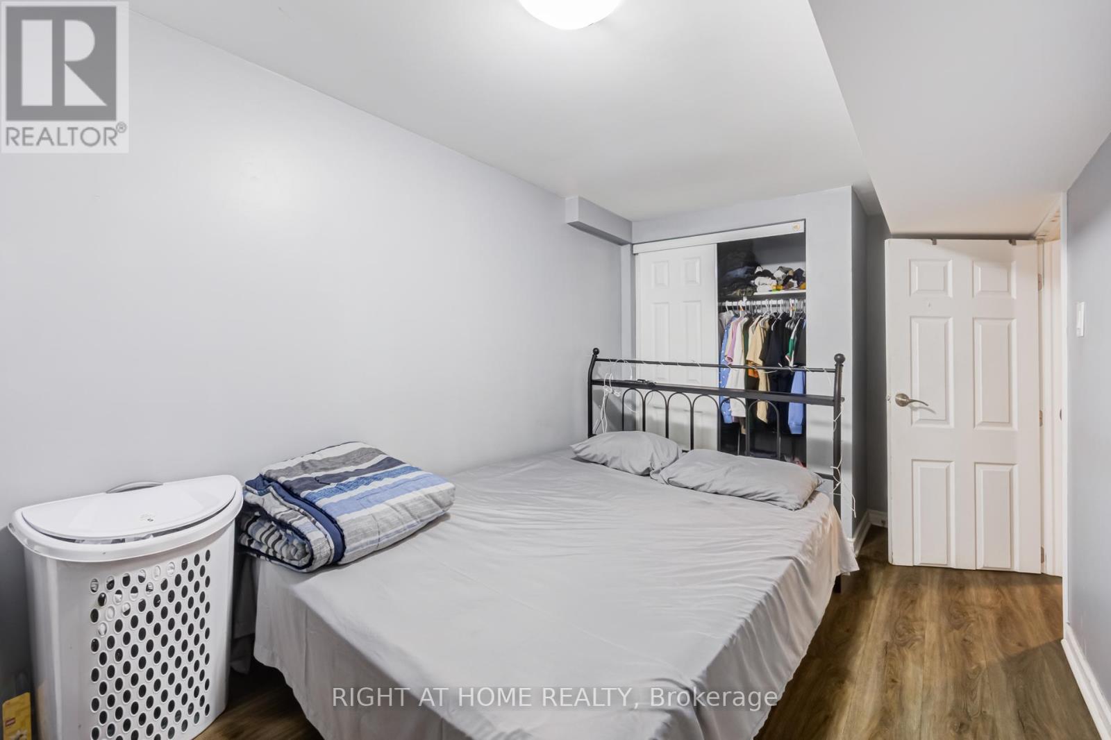 519 Rogers Road, Toronto, Ontario  M6M 1B4 - Photo 25 - W12934698