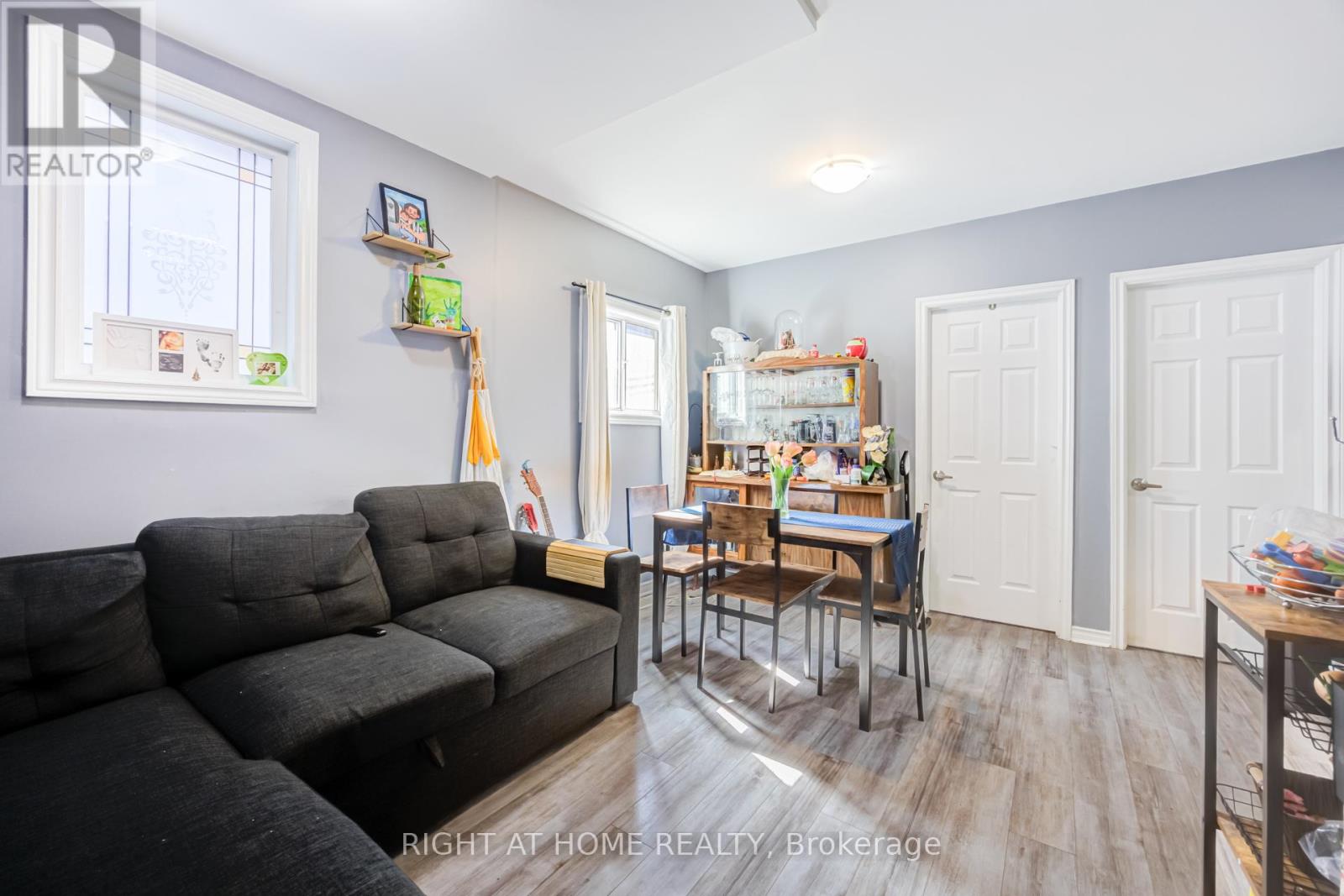 519 Rogers Road, Toronto, Ontario  M6M 1B4 - Photo 28 - W12934698