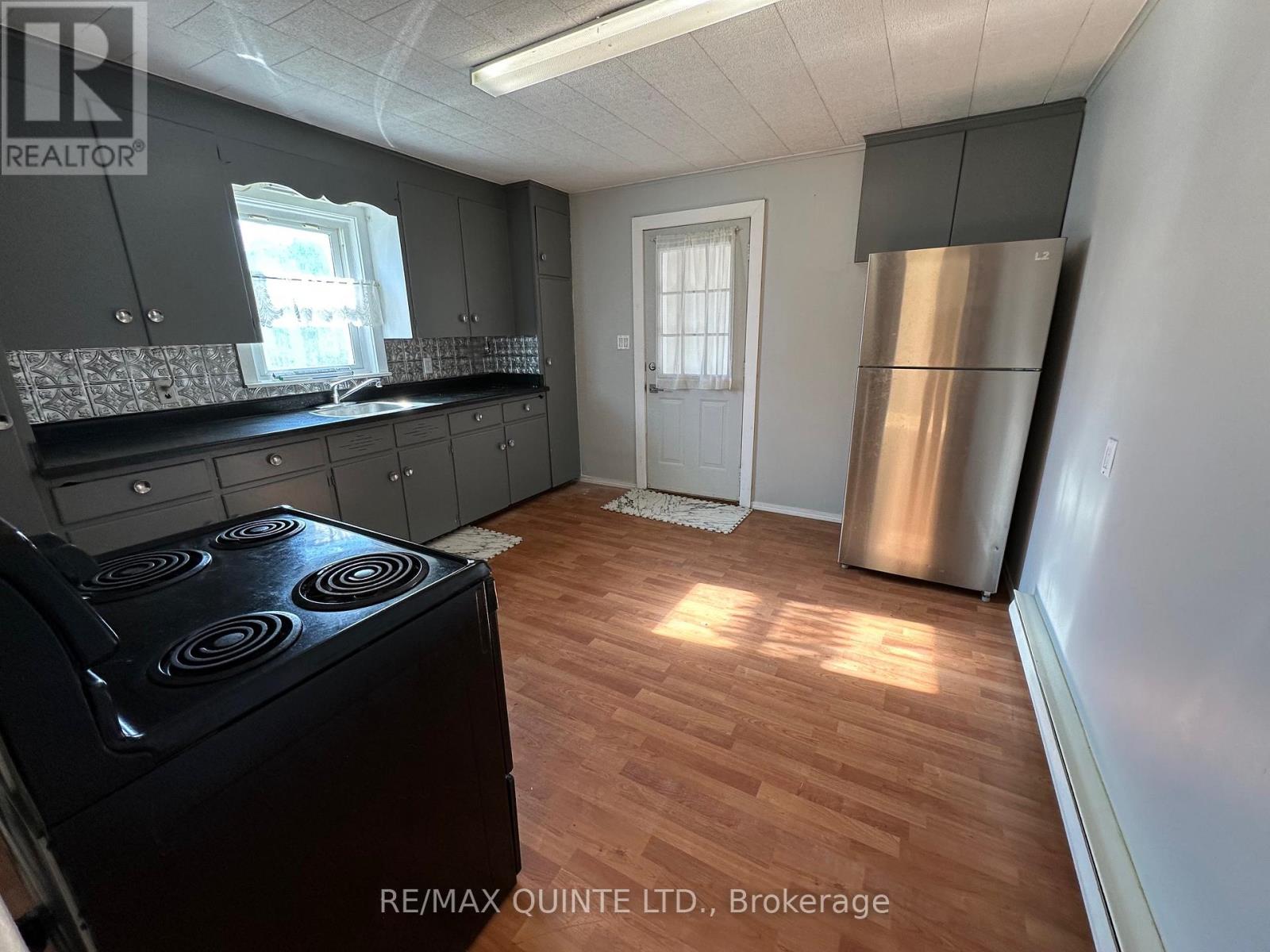 8 Butler Street E, Brighton, Ontario  K0K 1H0 - Photo 3 - X12842542