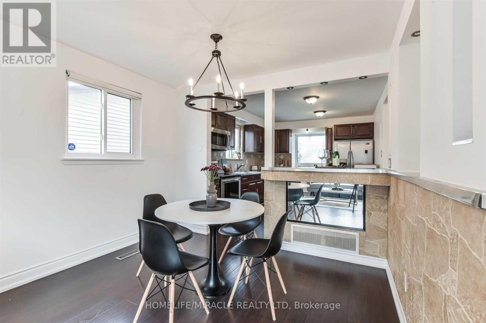 37 Banner Crescent, Ajax, Ontario  L1S 3S8 - Photo 14 - E12868404