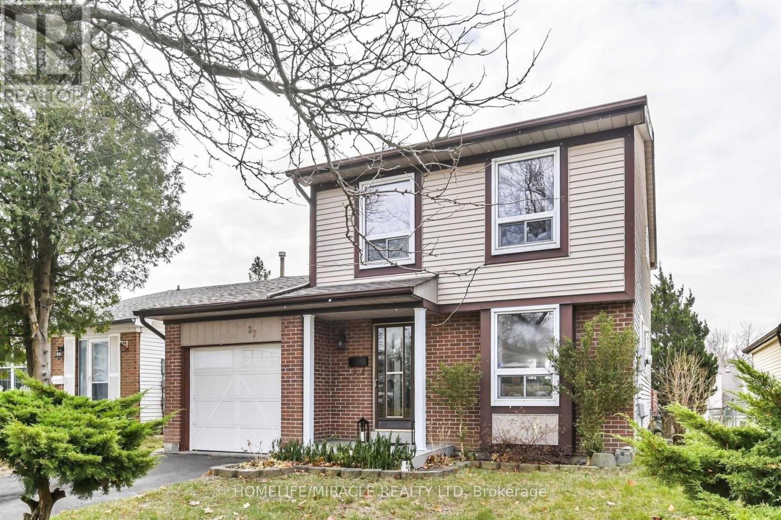 37 Banner Crescent, Ajax, Ontario  L1S 3S8 - Photo 2 - E12868404