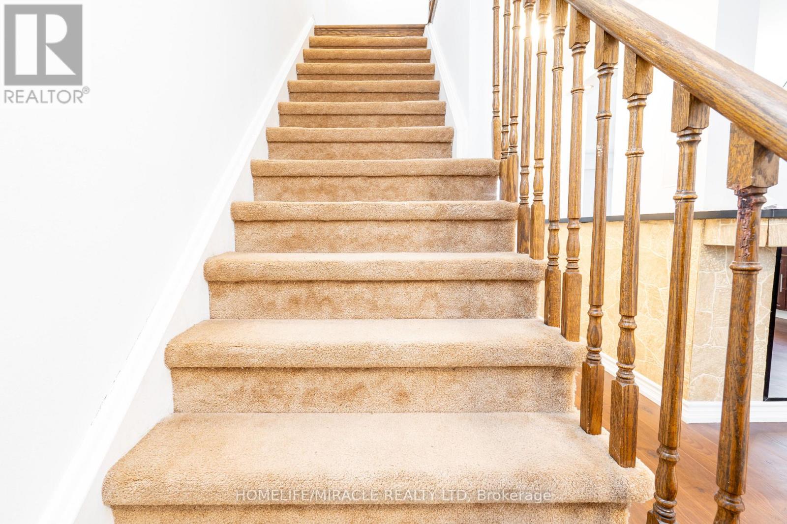 37 Banner Crescent, Ajax, Ontario  L1S 3S8 - Photo 16 - E12868404