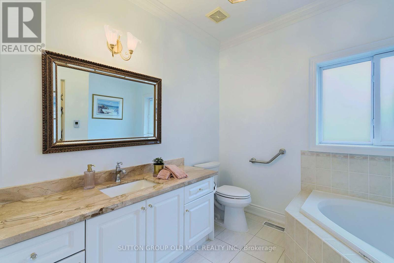 128 Carmela Avenue, Richmond Hill (Oak Ridges), Ontario  L4E 2V6 - Photo 14 - N12919500