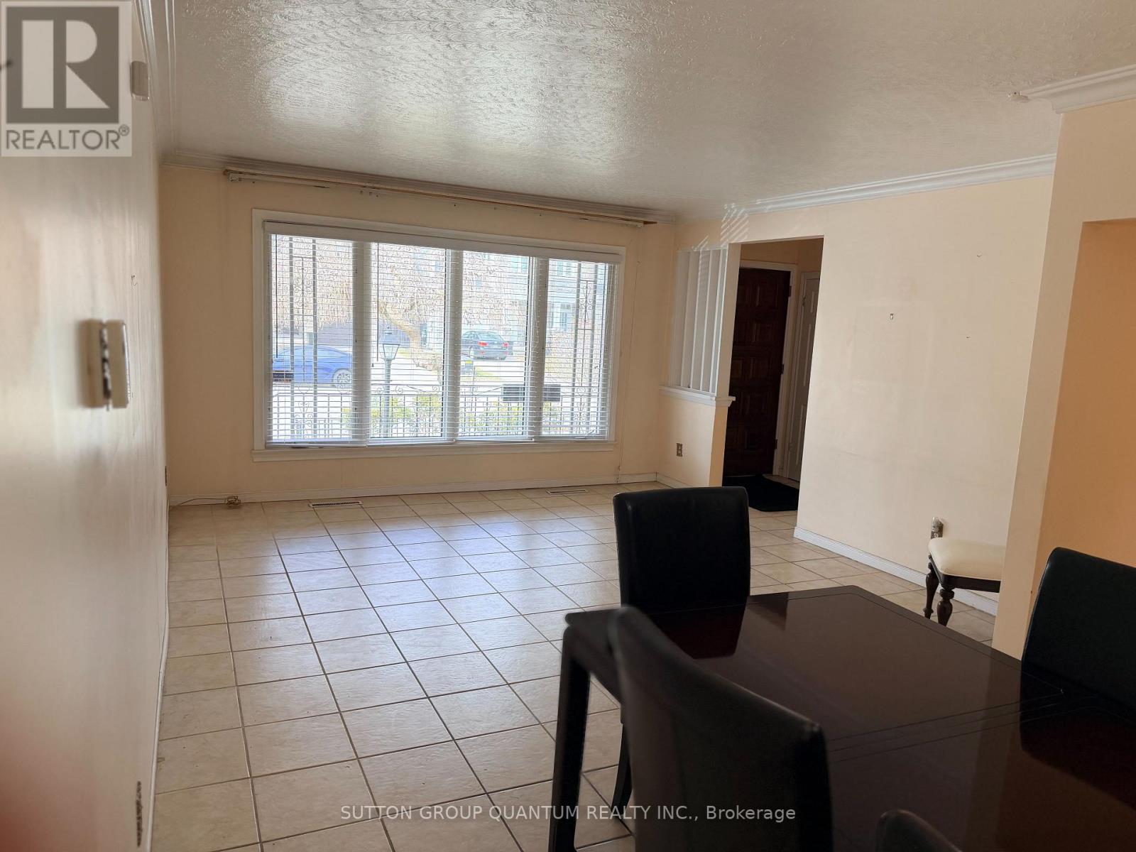 61 Forest Avenue, Mississauga, Ontario  L5G 1L3 - Photo 6 - W12887934