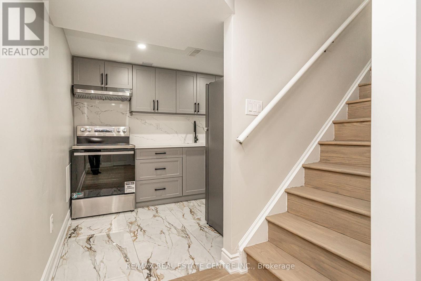 20 Hayden Court, Brampton, Ontario  L6S 1Y3 - Photo 30 - W12928470