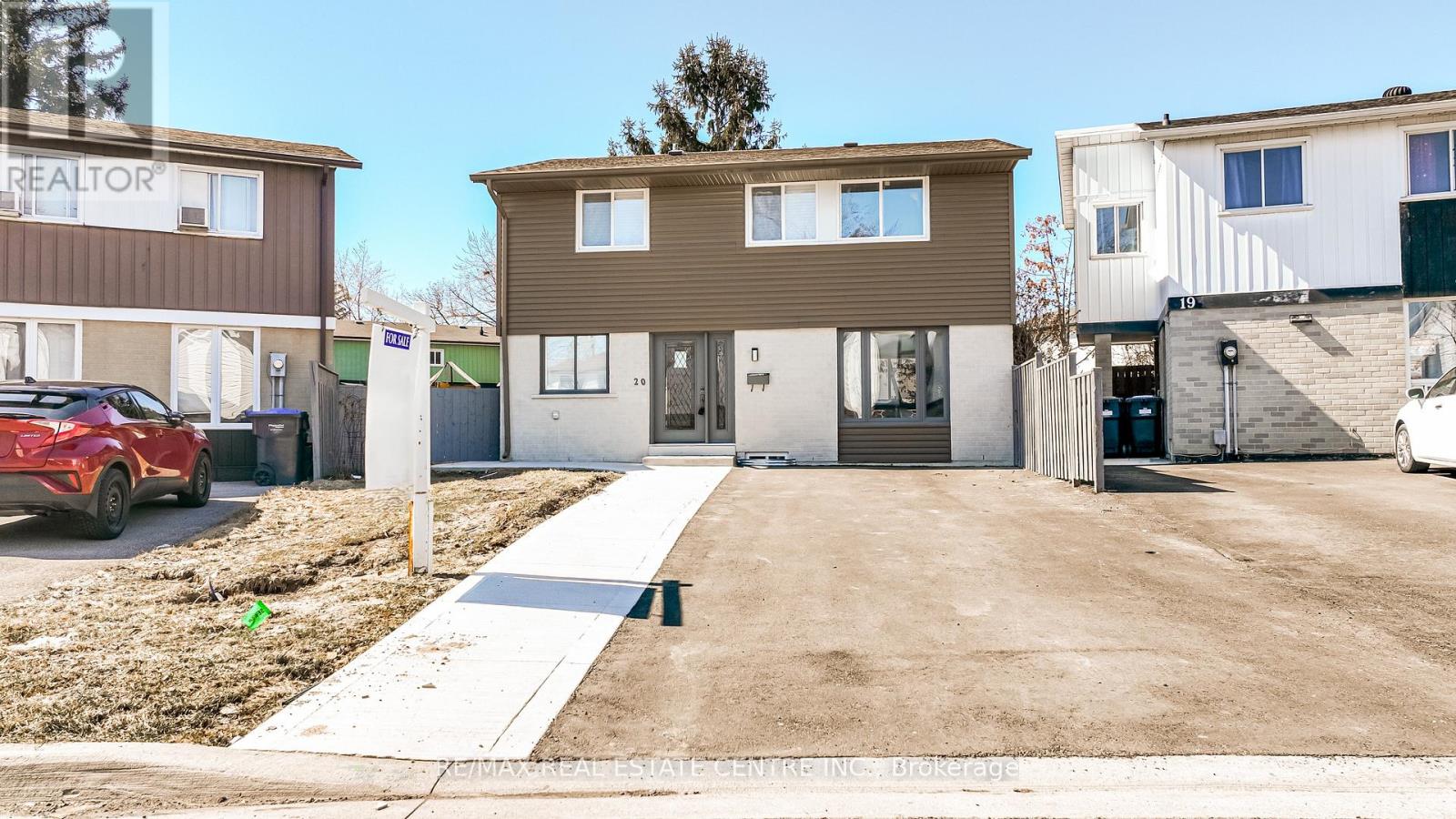 20 Hayden Court, Brampton, Ontario  L6S 1Y3 - Photo 2 - W12928470