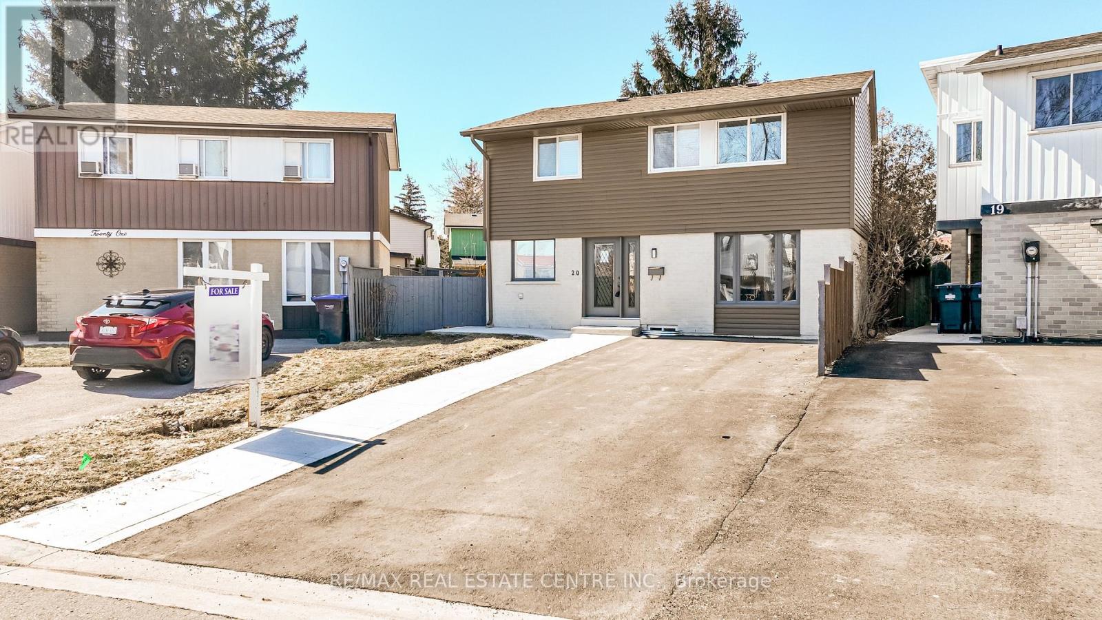 20 HAYDEN COURT, Brampton, Ontario