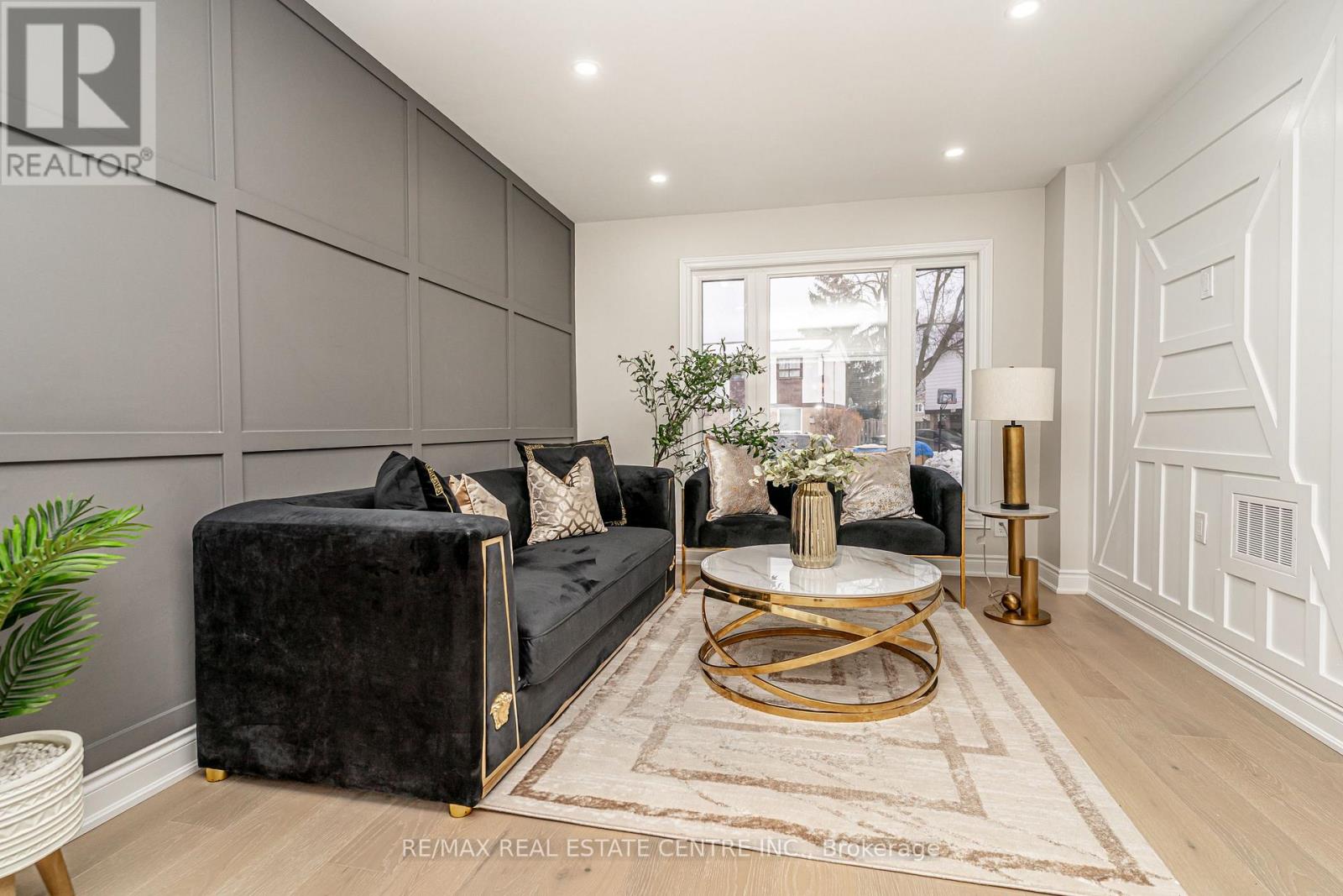 20 Hayden Court, Brampton, Ontario  L6S 1Y3 - Photo 8 - W12928470