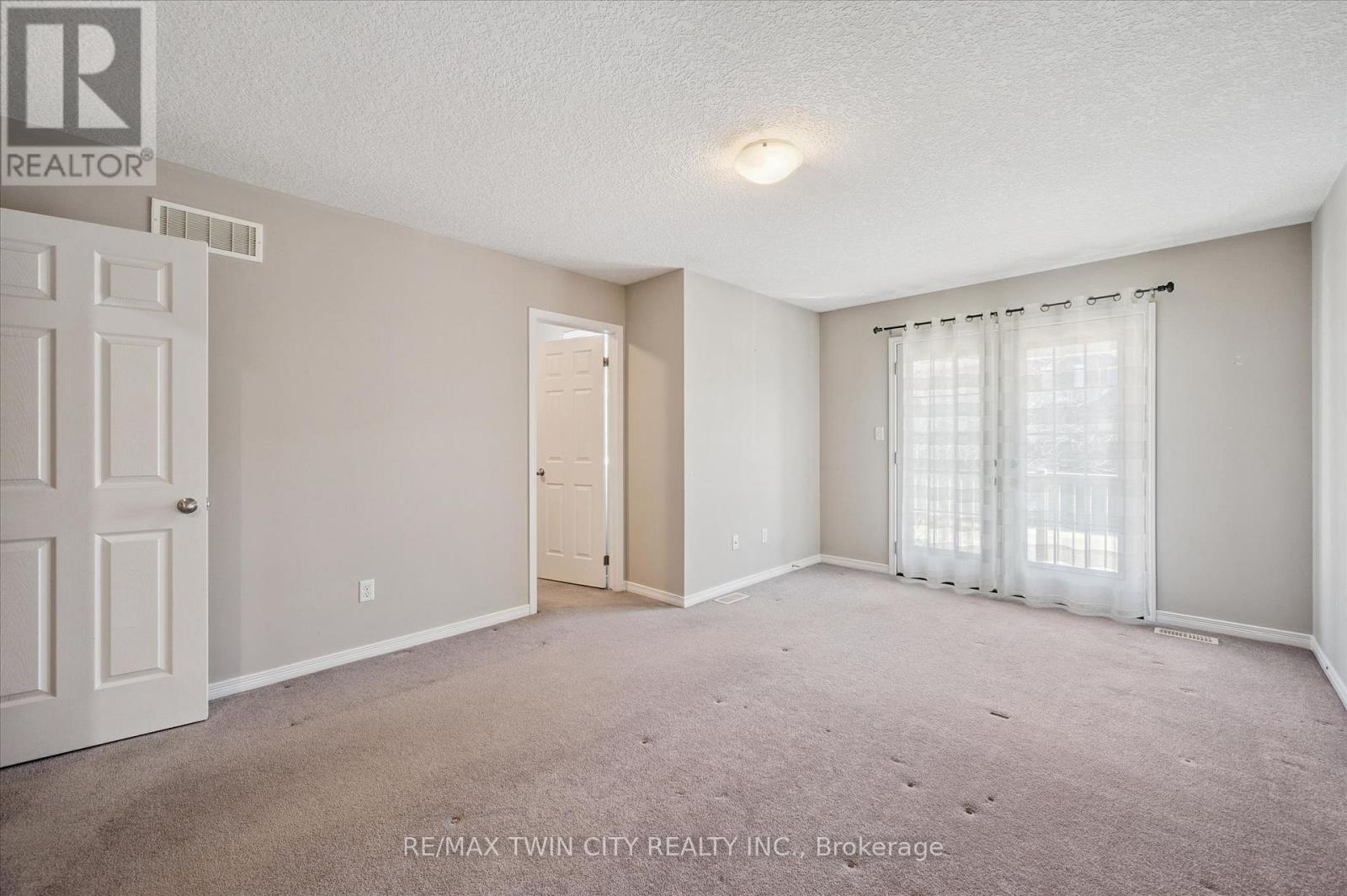 Photo 18 of 32 for 3 - 3045 Springmeadow Road