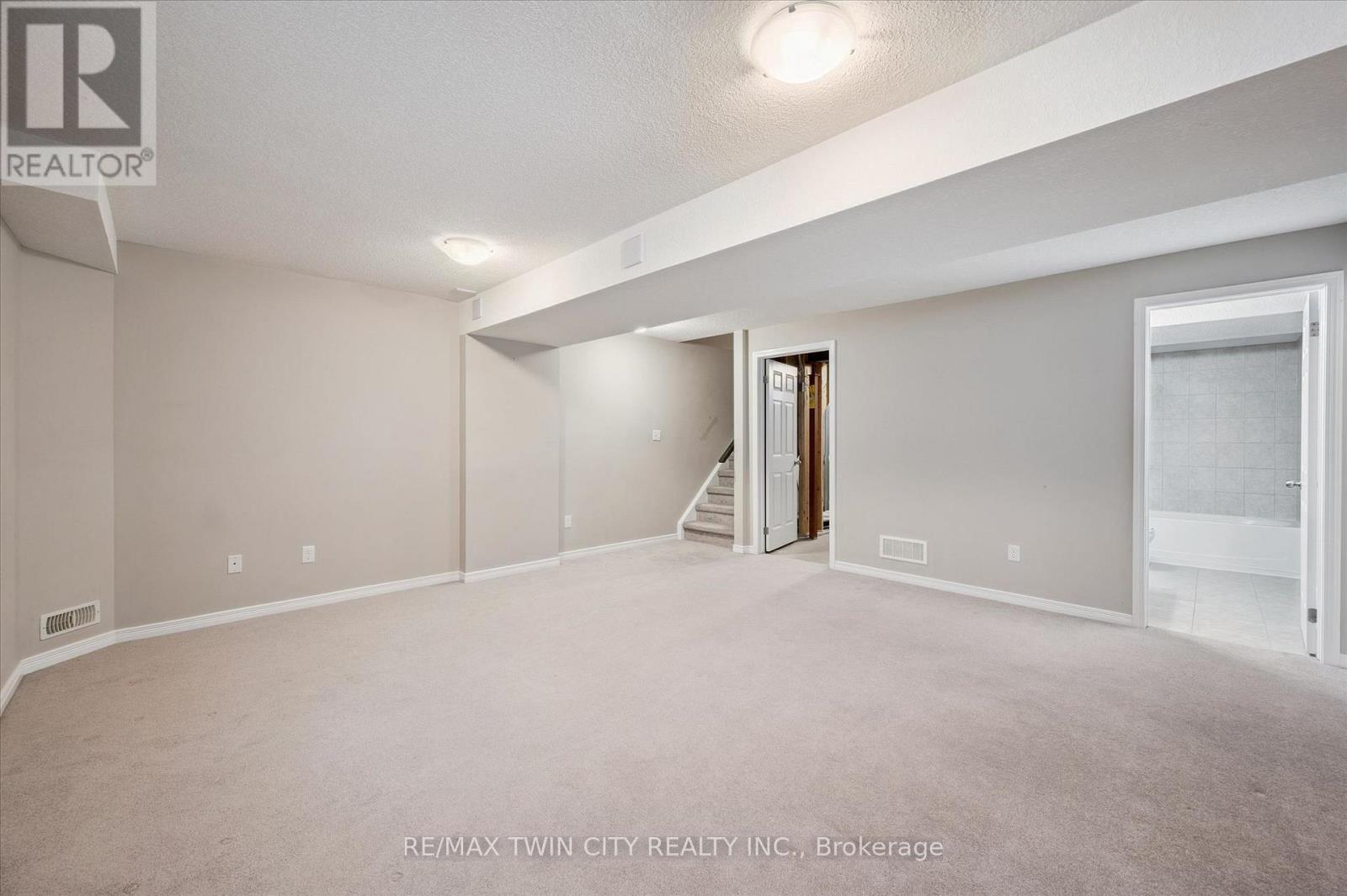 Photo 21 of 32 for 3 - 3045 Springmeadow Road