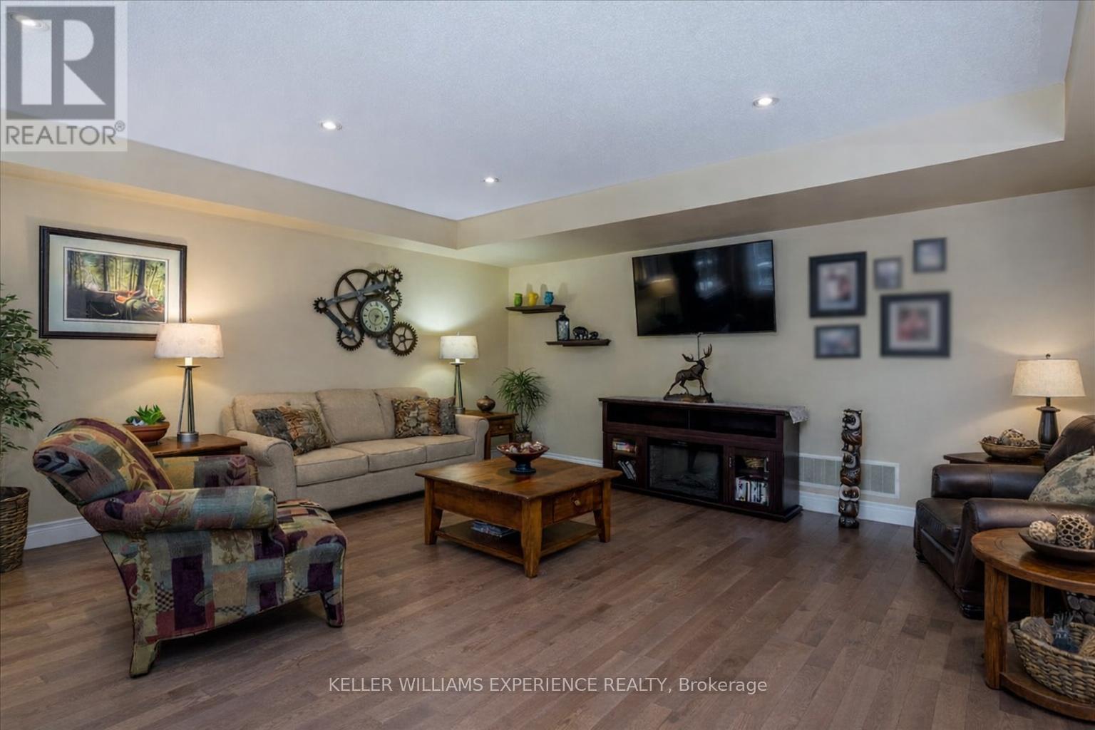 70 Fieldstream Chase, Bracebridge, Ontario P1L 0A7 - Photo 8 - X12934584