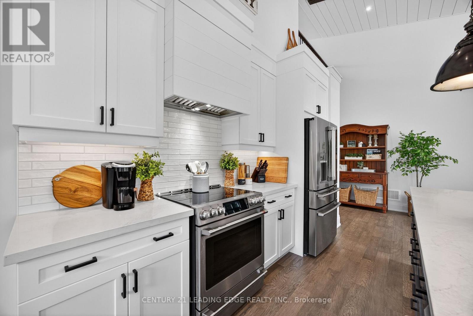 108 Goldie Court, Blue Mountains, Ontario  N0H 1J0 - Photo 7 - X12934604