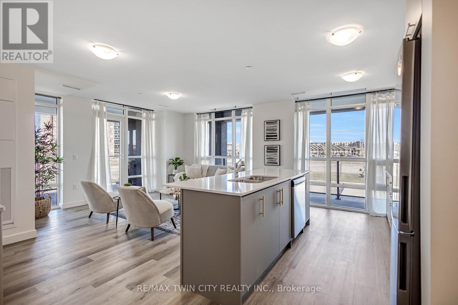 212 - 461 Green Road, Hamilton, Ontario  L8E 0L5 - Photo 3 - X12934676