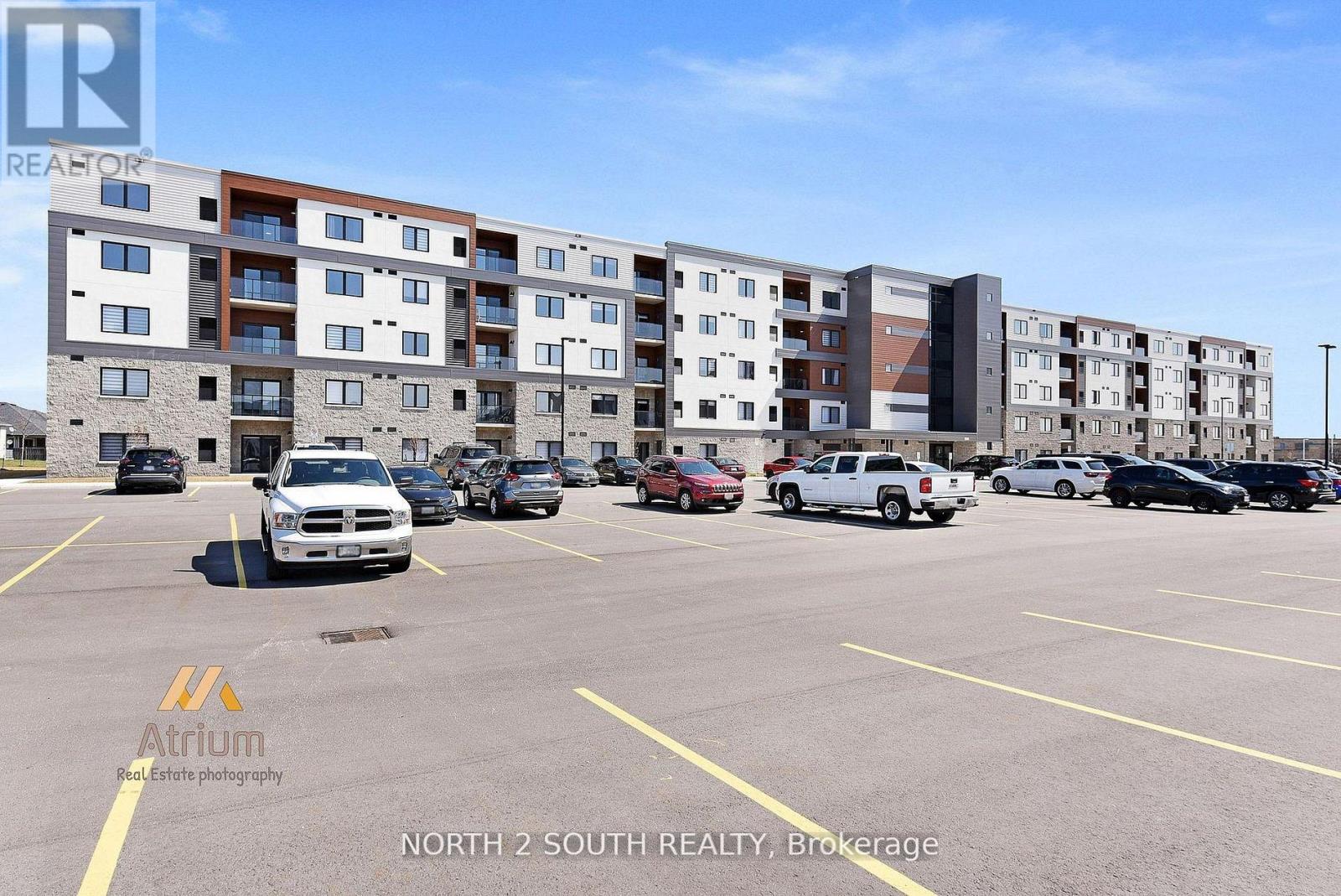 102 - 2550 Sandwich West Parkway, Windsor, Ontario  N9H 0A7 - Photo 2 - X12934706