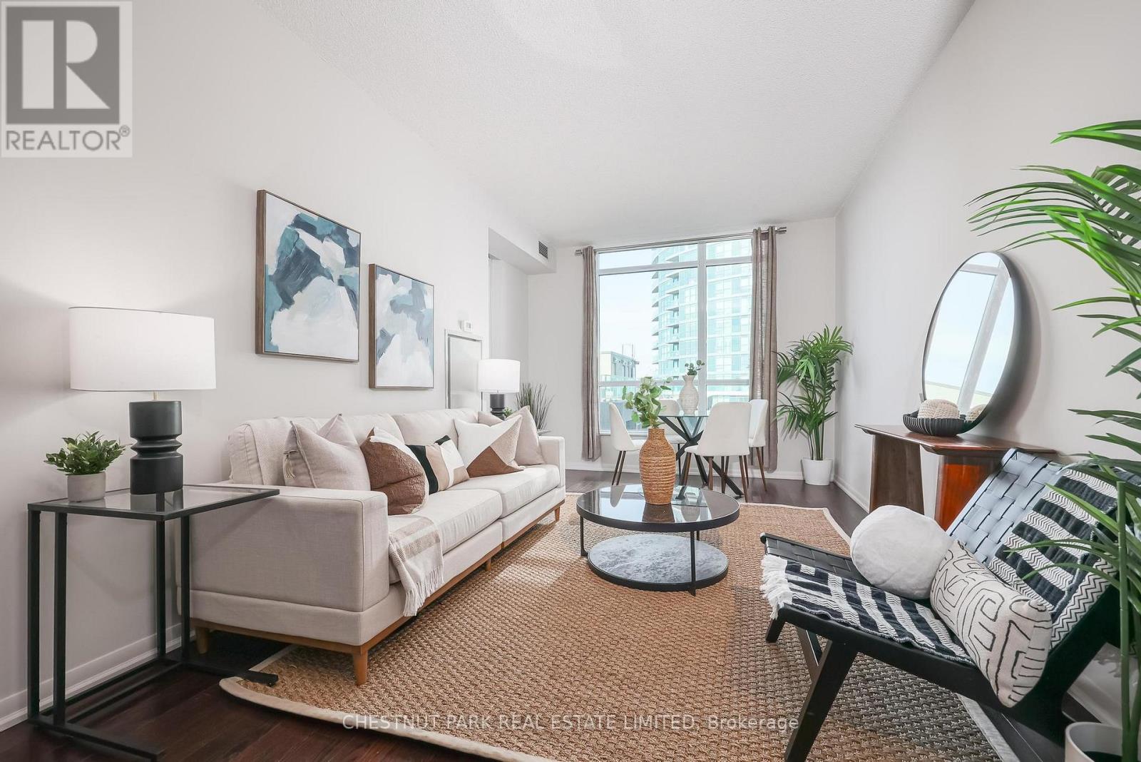 808 - 215 Fort York Boulevard, Toronto, Ontario  M5V 4A2 - Photo 2 - C12913470