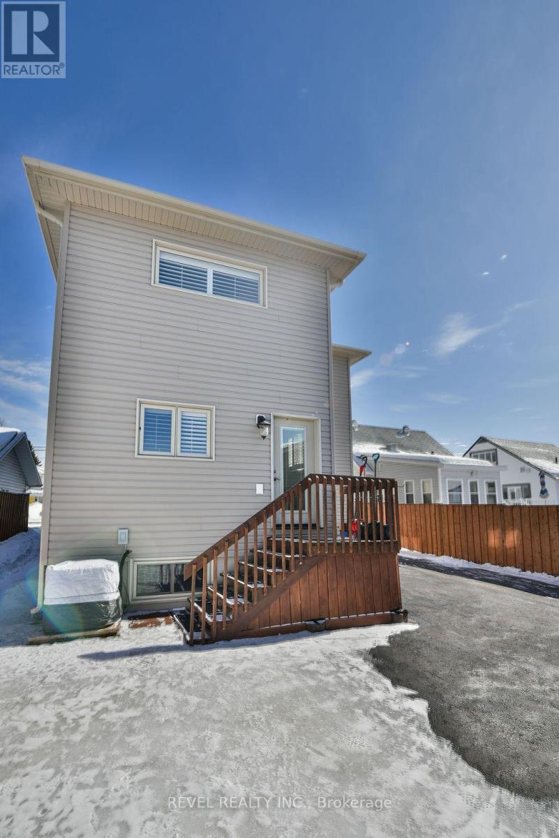 521 Pine Street N, Timmins, Ontario  P4N 6L9 - Photo 4 - T12880686