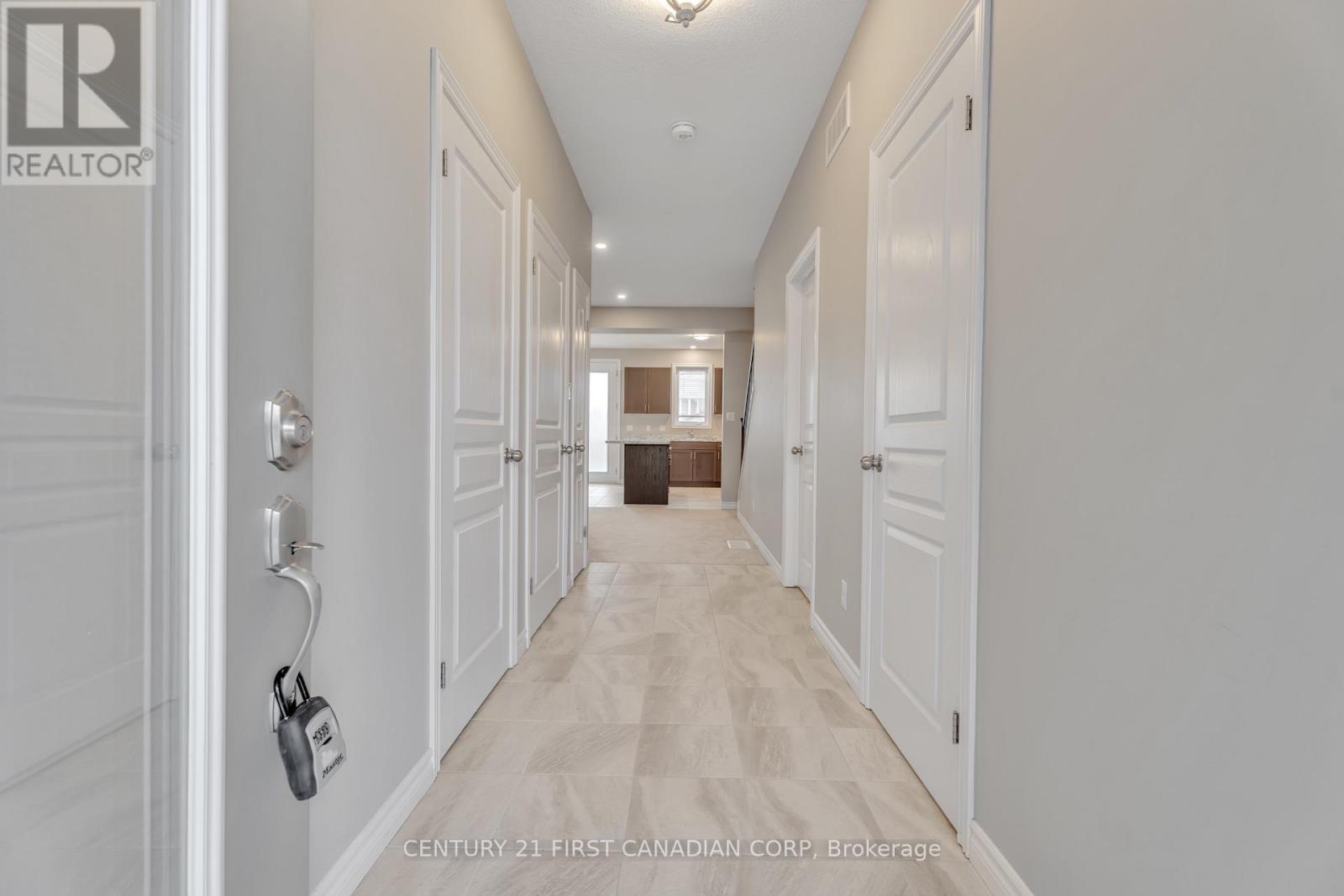 1720 O'hanlan Lane, London North, Ontario  N5X 0N1 - Photo 3 - X12934746