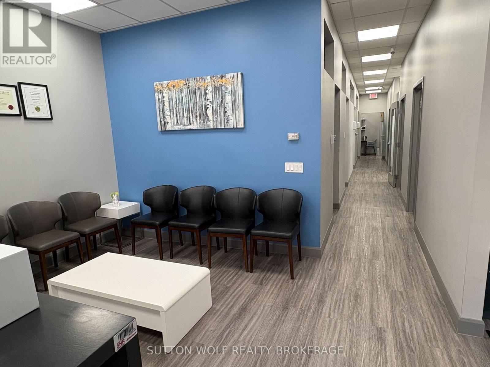 323 Caradoc Street S, Strathroy-Caradoc, Ontario  N7G 2P3 - Photo 2 - X12934868