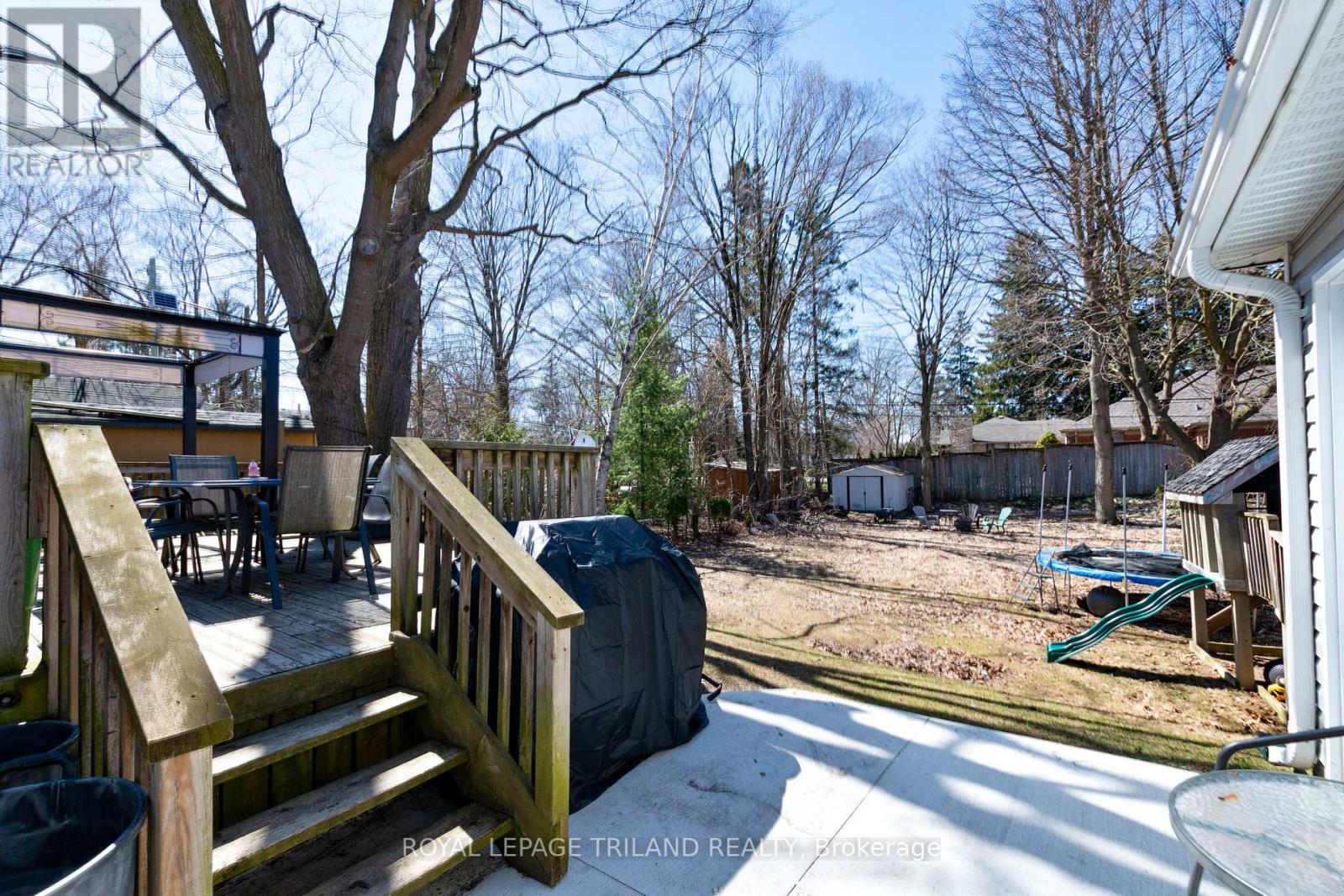 417 Byron Boulevard, London South, Ontario  N6K 2L6 - Photo 34 - X12934910