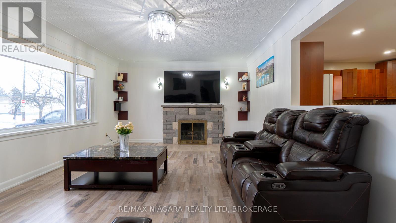 6543 St. John Street, Niagara Falls, Ontario L2J 1C8 - Photo 4 - X12805796