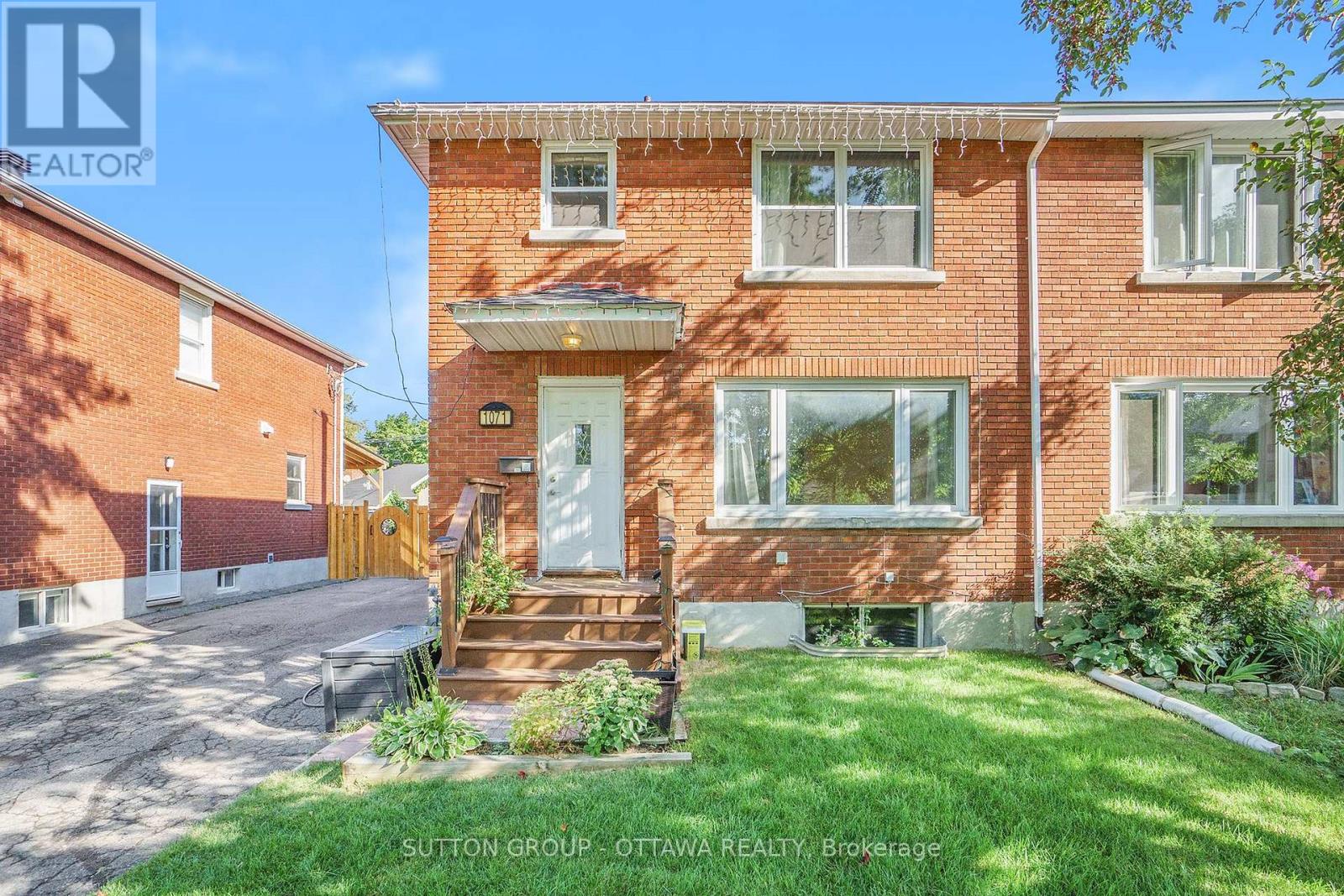 1071 Aldea Avenue, Ottawa, Ontario K1H 8B8 - Photo 1 - X12934792