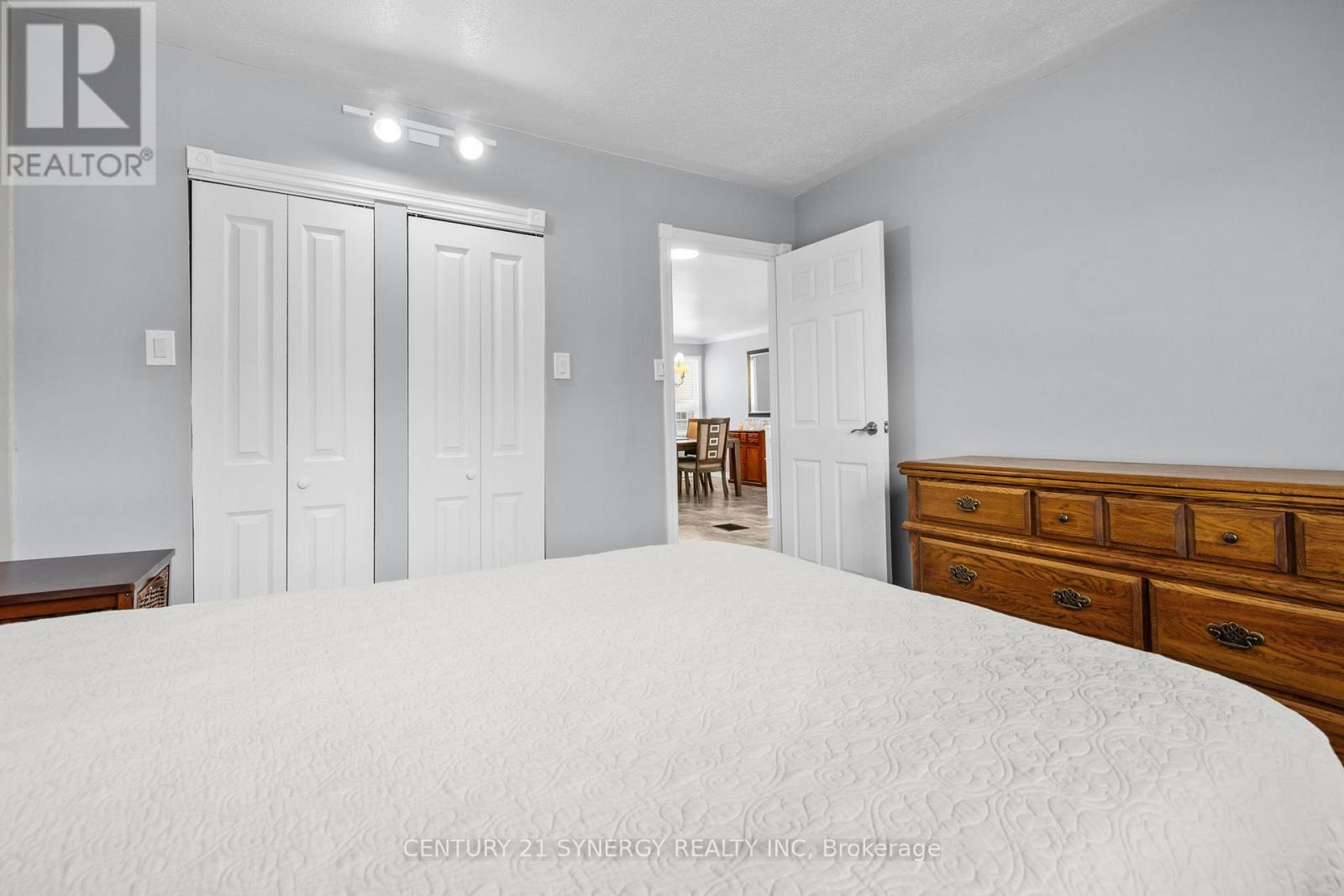 404 Dieppe Street, Ottawa, Ontario  K1L 6V4 - Photo 18 - X12934828