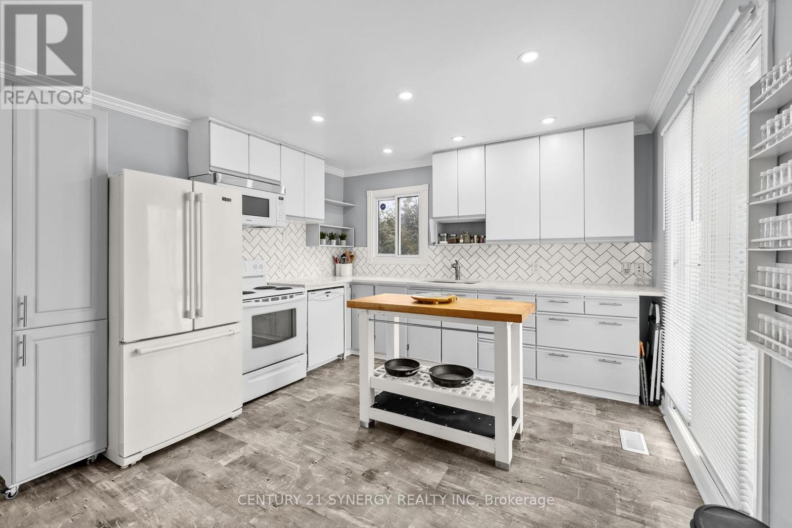 404 Dieppe Street, Ottawa, Ontario  K1L 6V4 - Photo 4 - X12934828