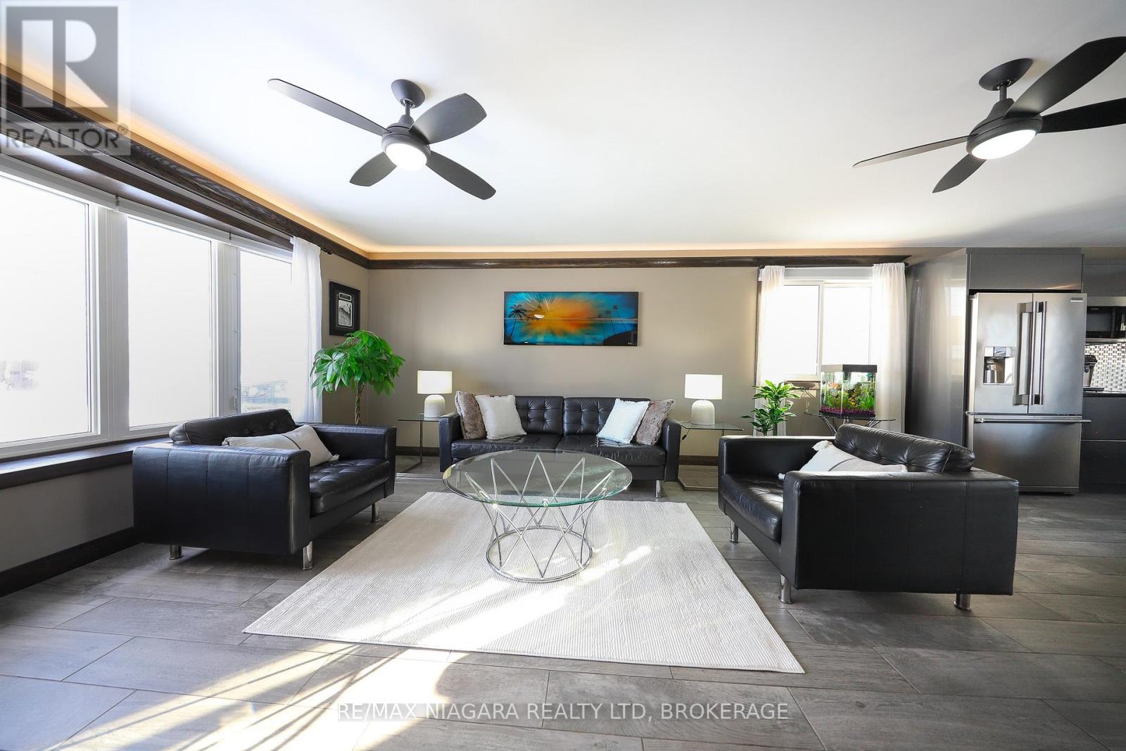 21 Jessica Drive, St. Catharines, Ontario  L2M 6V9 - Photo 4 - X12934728