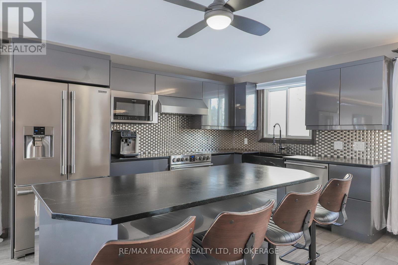 21 Jessica Drive, St. Catharines, Ontario  L2M 6V9 - Photo 9 - X12934728