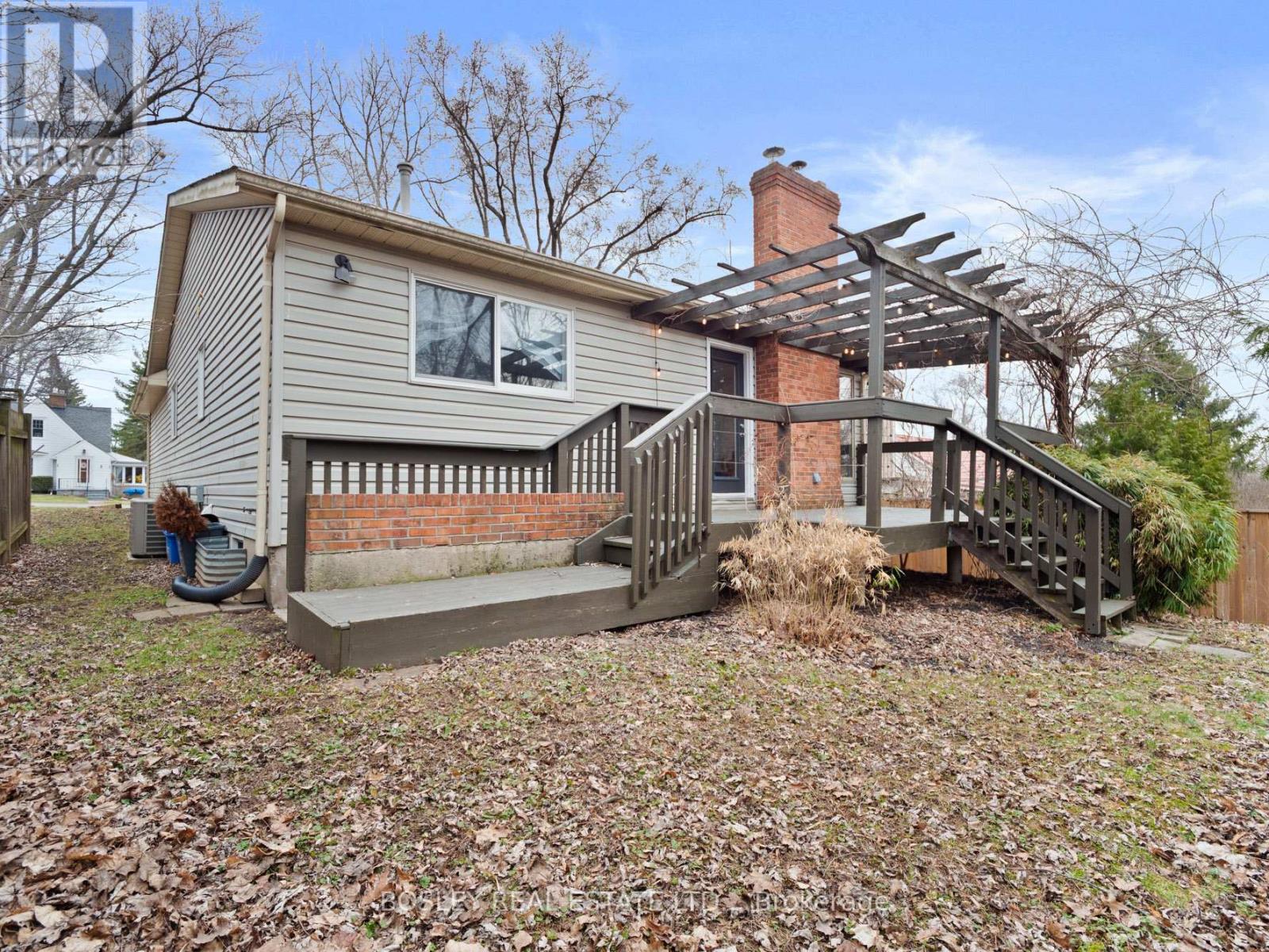 8 Emmett Street, Pelham, Ontario  L0S 1E0 - Photo 4 - X12934878