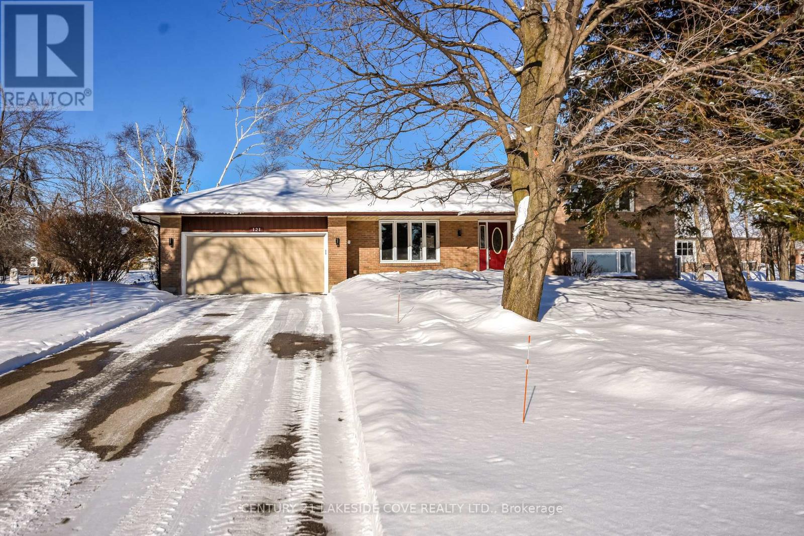 121 Bayshore Drive, Ramara, Ontario  L0K 1B0 - Photo 4 - S12432863