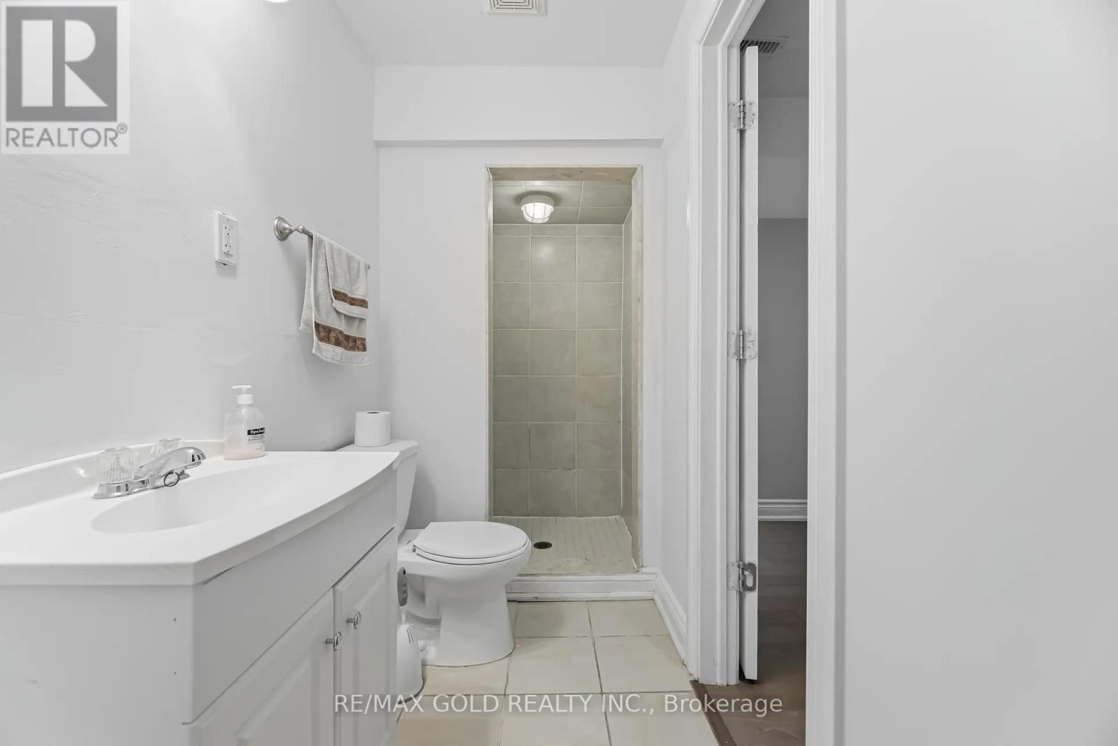 152 Father Tobin Road, Brampton (Sandringham-Wellington), Ontario  L6R 0E3 - Photo 35 - W12929510