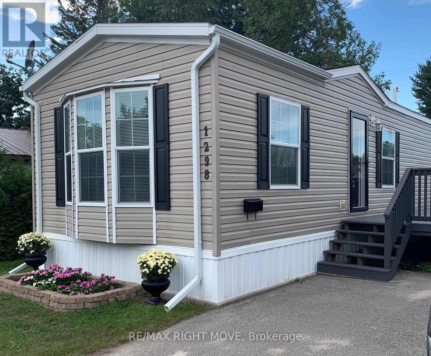 1298 HILLTOP ROAD, Severn, Ontario